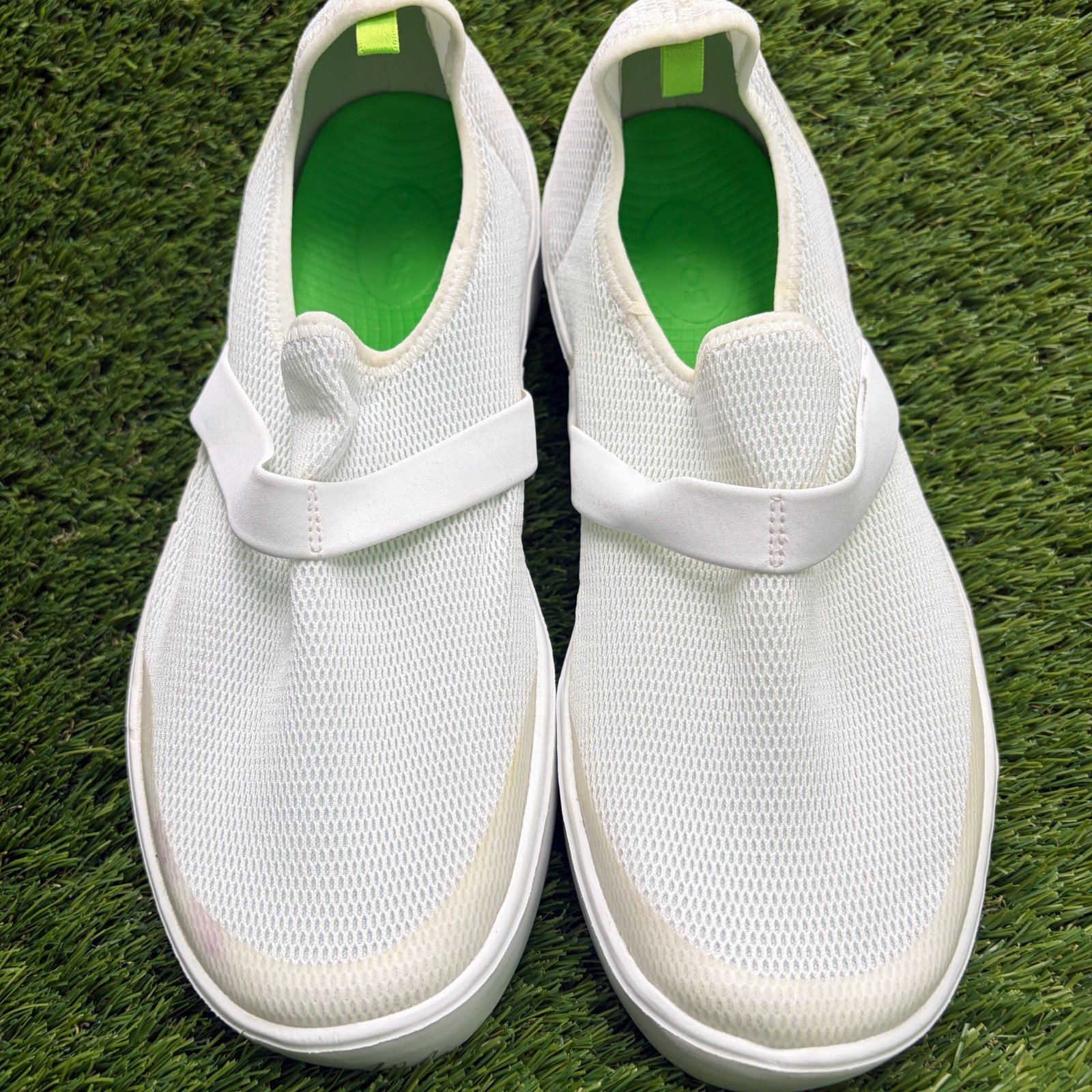 OOFOS OOmg eeZee Low Womens Size 11 White Casual Walking Slip On Recovery Shoes