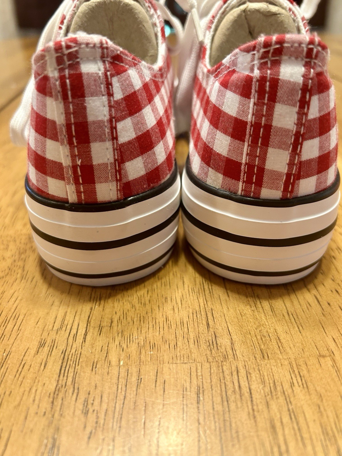 Red/White Gingham Lace-Up Low Top Sneakers Textile Upper Rubber Sole New Def