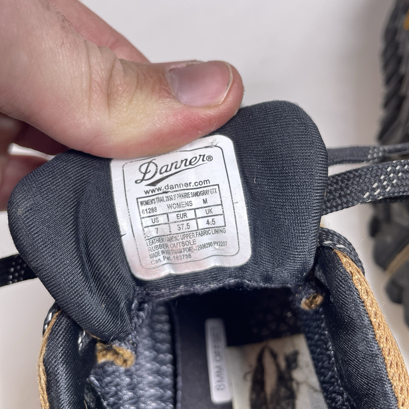 Size 7 – Danner Trail 2650 Gore-Tex Hiking Shoes Prairie Sand Gray GTX Womens