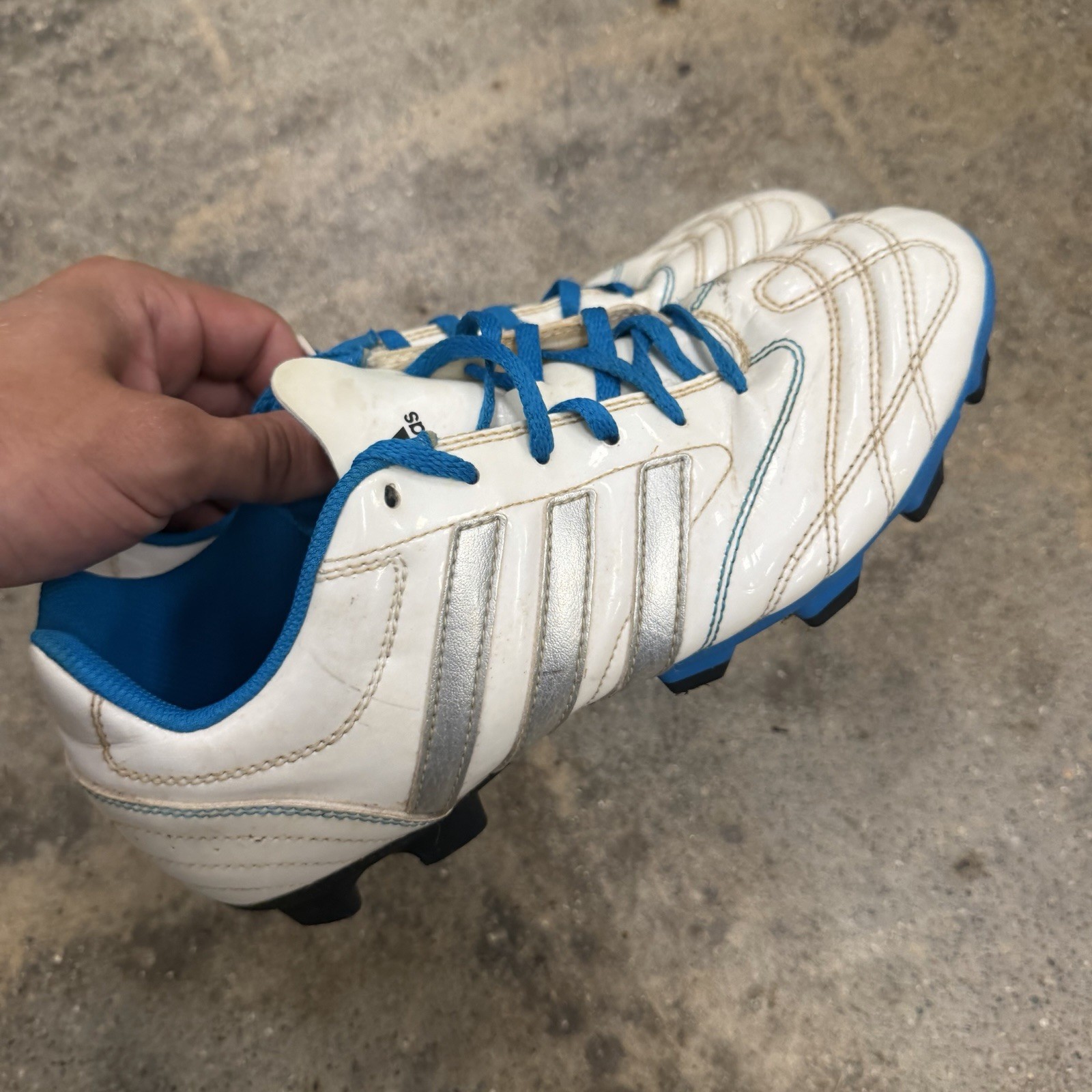 Adidas Womens 9 Soccer Cleats Matteo Nua TRX FG-W White Metallic Silver