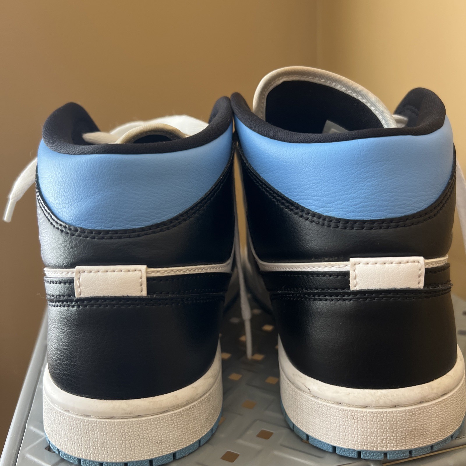 Retro Nike Air Jordan 1 Mid ‘University Blue’ BQ6472-102 Men Shoes-EXCELLENT sz9