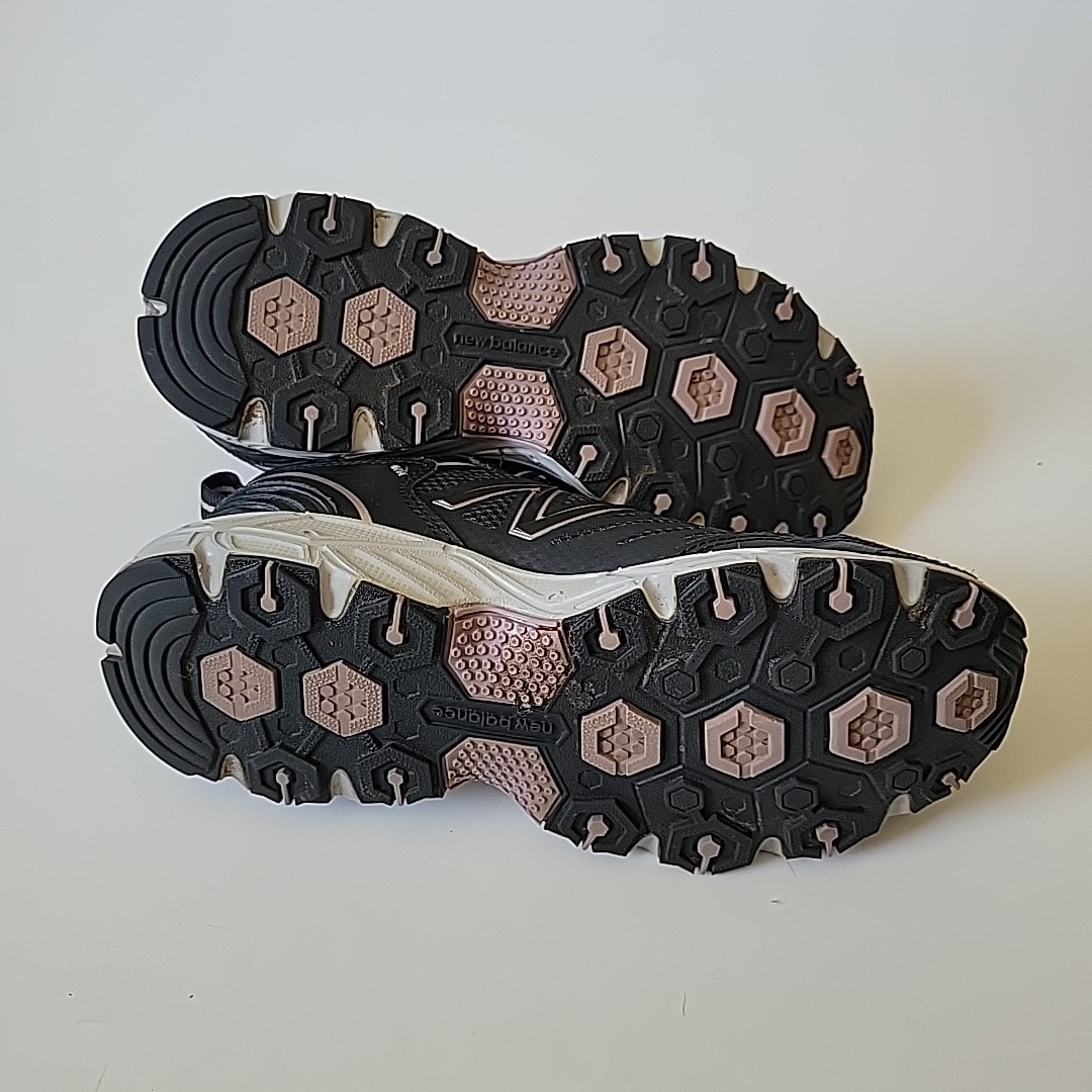 New Balance All Terrain 573 Sneakers 9.5 Low Top Lace Up Black Activewear Casual