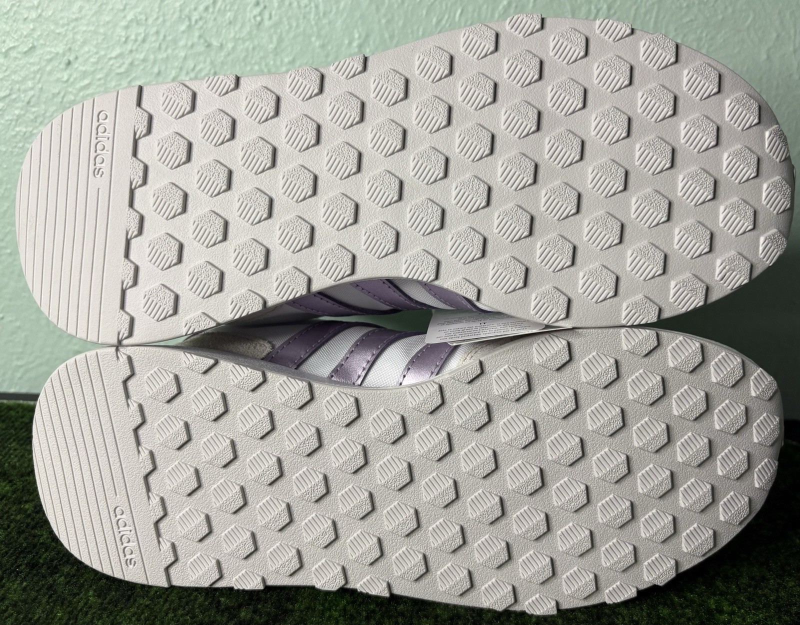 US Women’s 6/Youth 5 – Adidas Run 60s 2.0 “Chalk Silver Metallic” GX1713