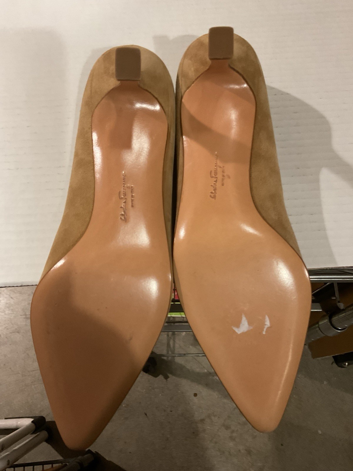salvatore ferragamo women Camel Suede Pointed Toe Pumps Size 9