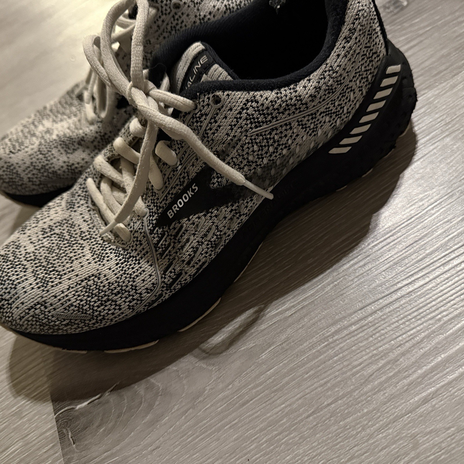 Brooks Women’s Size 8
