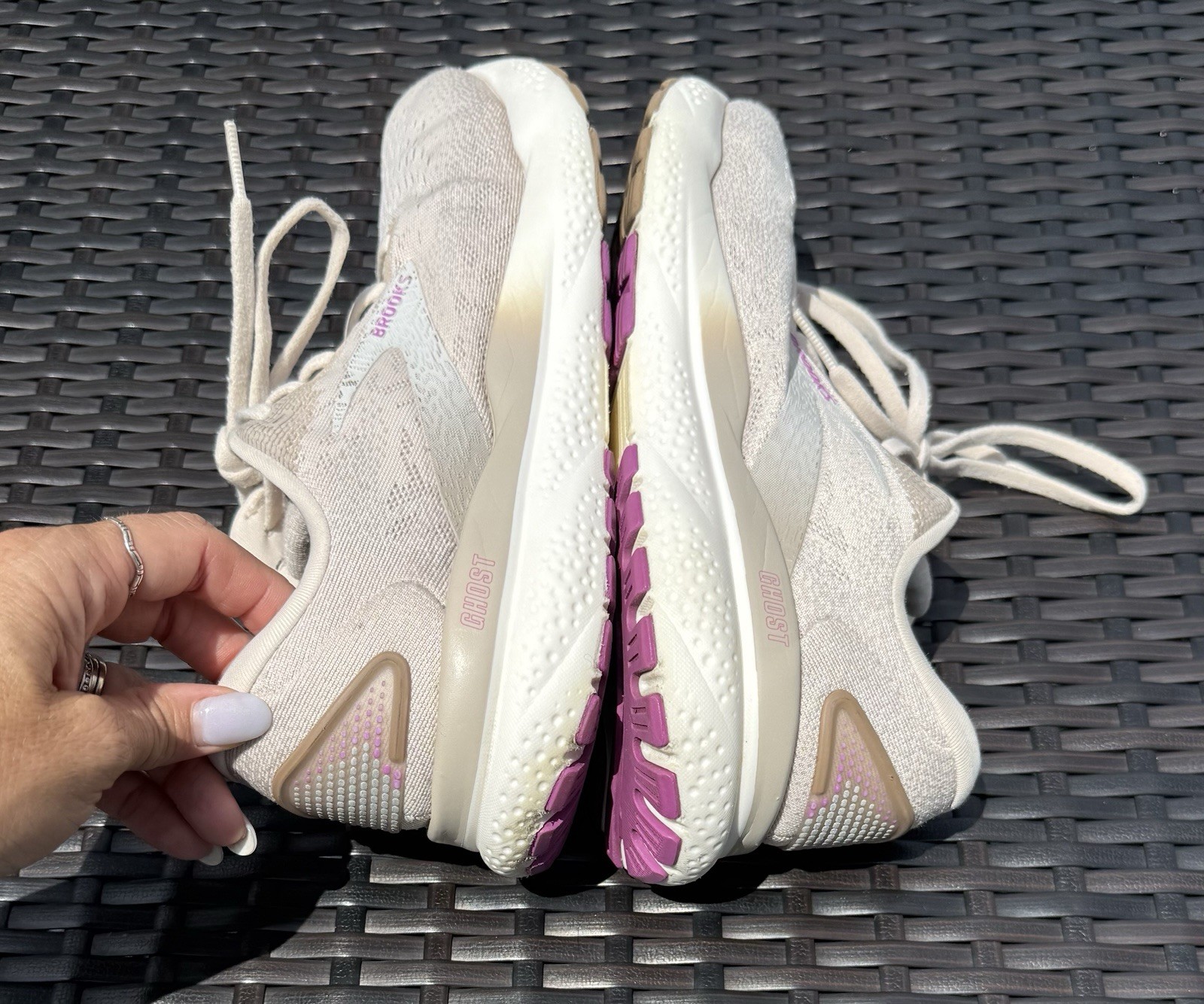 Brooks Ghost 16 Women’s Running Shoes Beige White Purple Low Top Lace Up