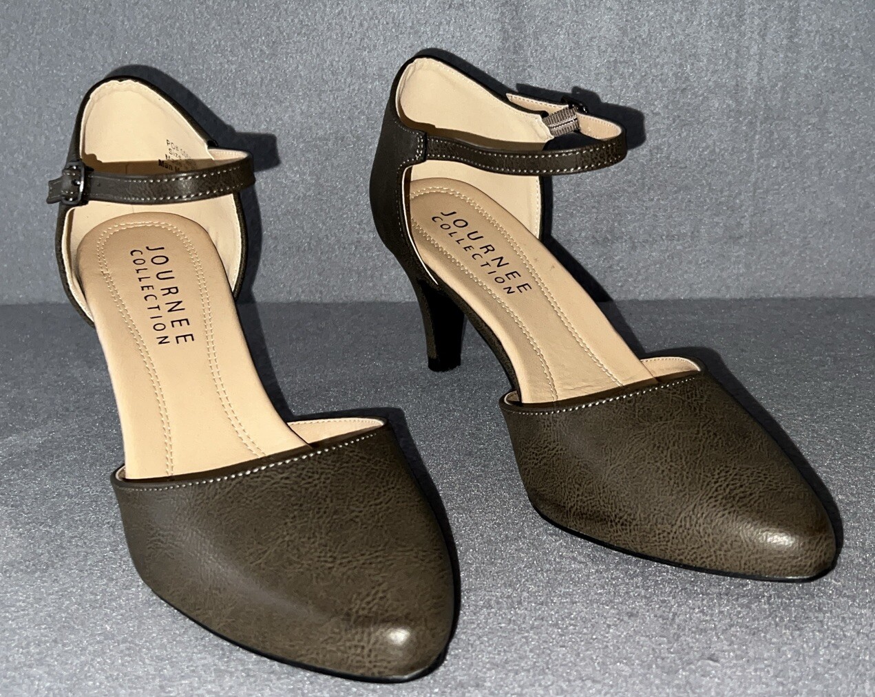 Journee Collection WD-Bettie Women’s Size 8.5 Tru Comfort Foam Pump Taupe