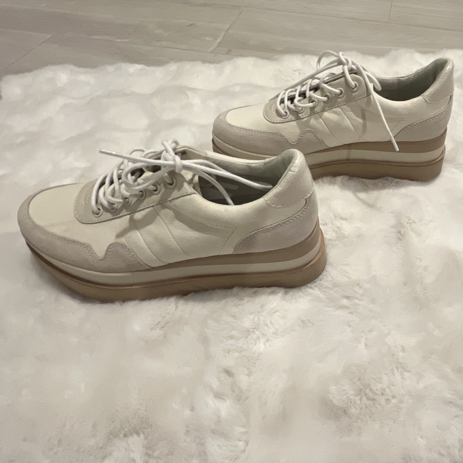 Dolce Vita Women’s Platform Sneakers Lace-Up White/Beige 8.5 M