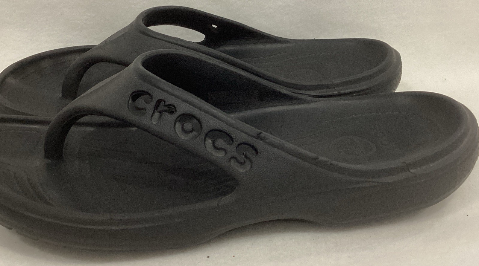 Crocs Baya Flip Flop Sandals Black Thong Slip On Spell Out Mens 5 Womens 7