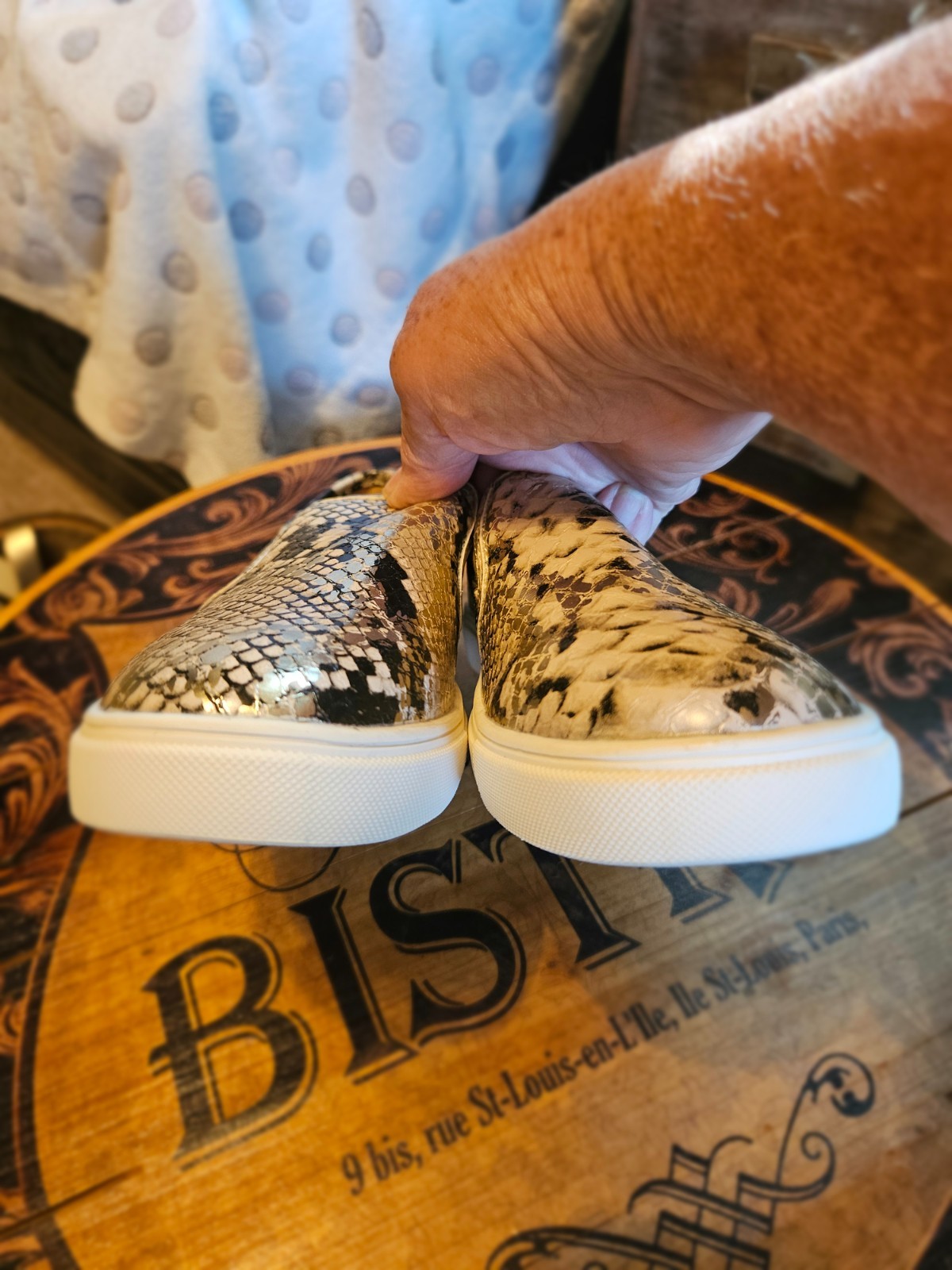TIME AND TRU SLIP ON SNAKE SNEAKER – SIZE 6 1/2 W – UNWORN