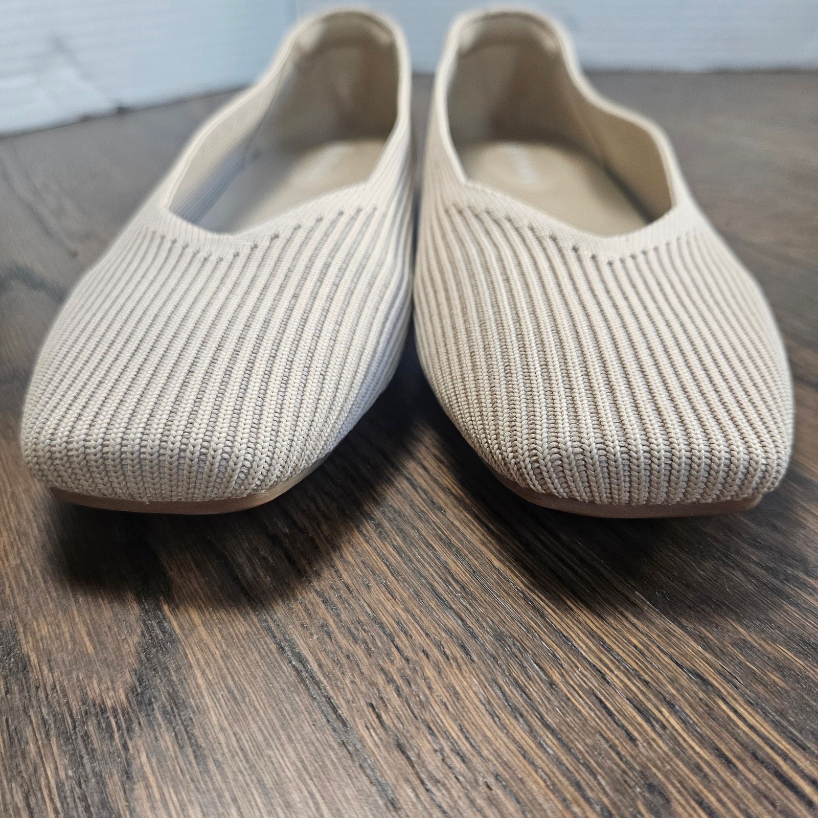 New Beige VIVAIA Margot 2.0 Square-Toe V-Cut Flats Size 39/ US 8