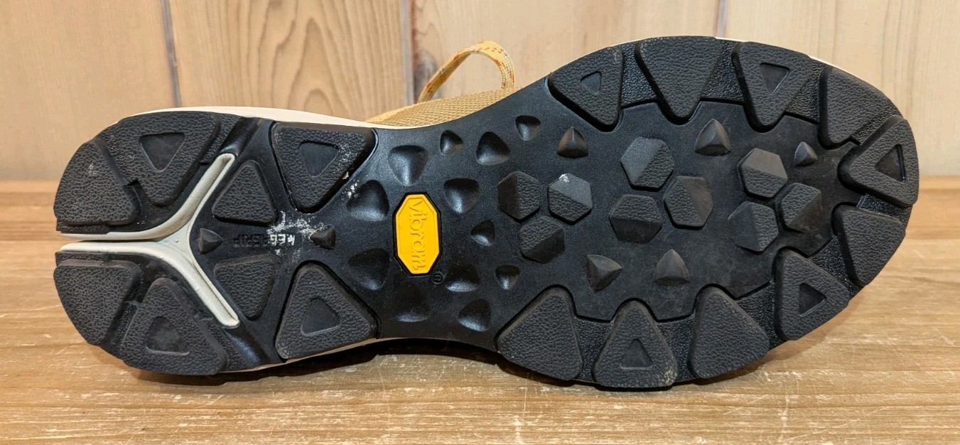 Danner Women’s Caprine Low Summer Wheat Size 10 Hiking Trail Shoes