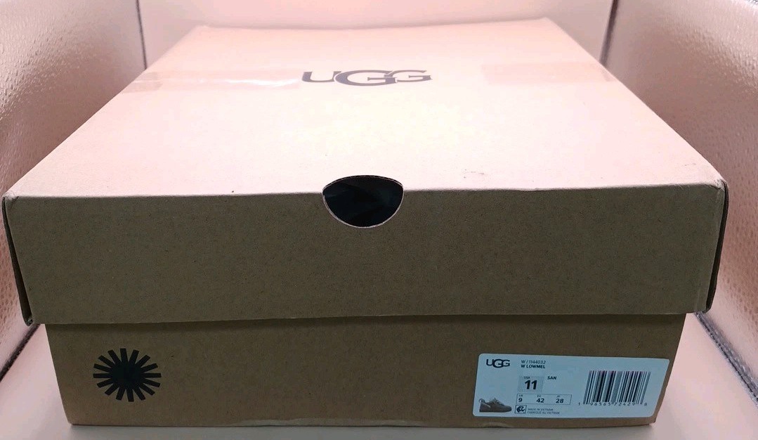 UGG Womens Lowmel Shoes In Sand Size 11 US