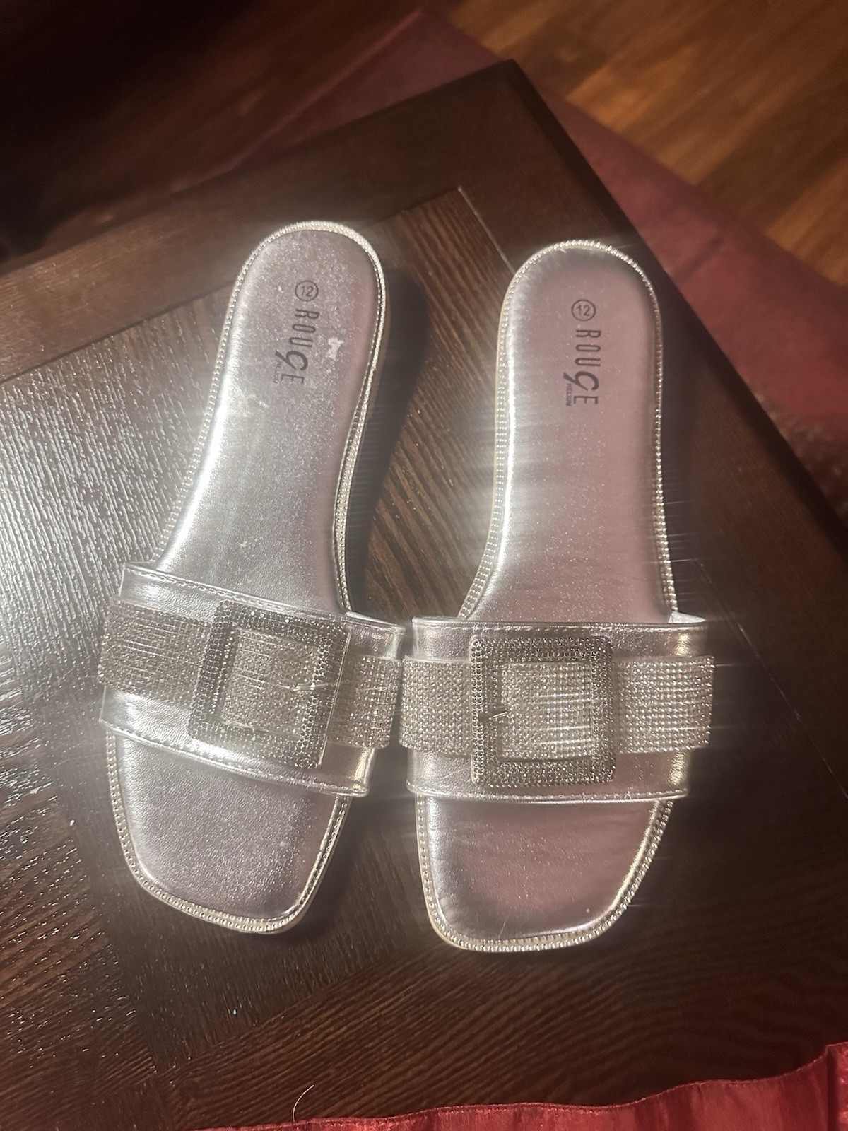 Rouge Helium Glitter Silver Slip-On Flat Sandals Women’s Size 12M