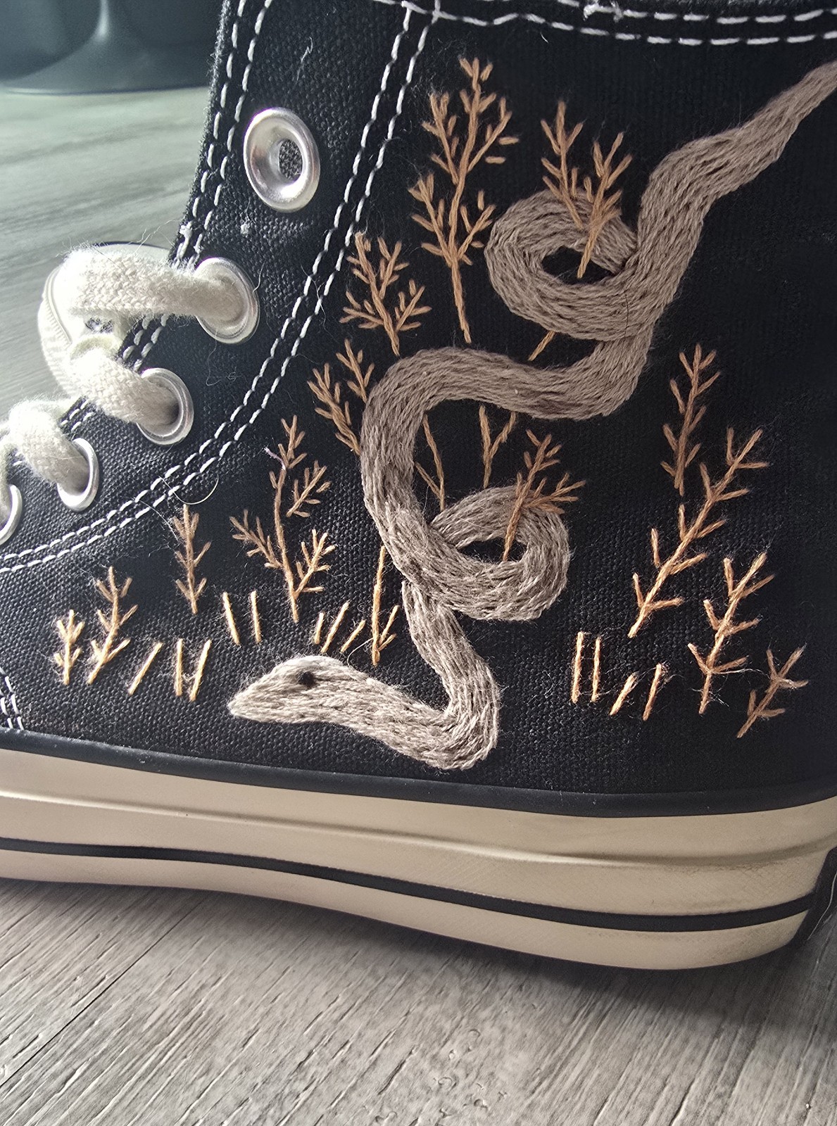 Converse Chuck Taylor High Top Snake Embroidered Sneakers Mens 5 Womens 7