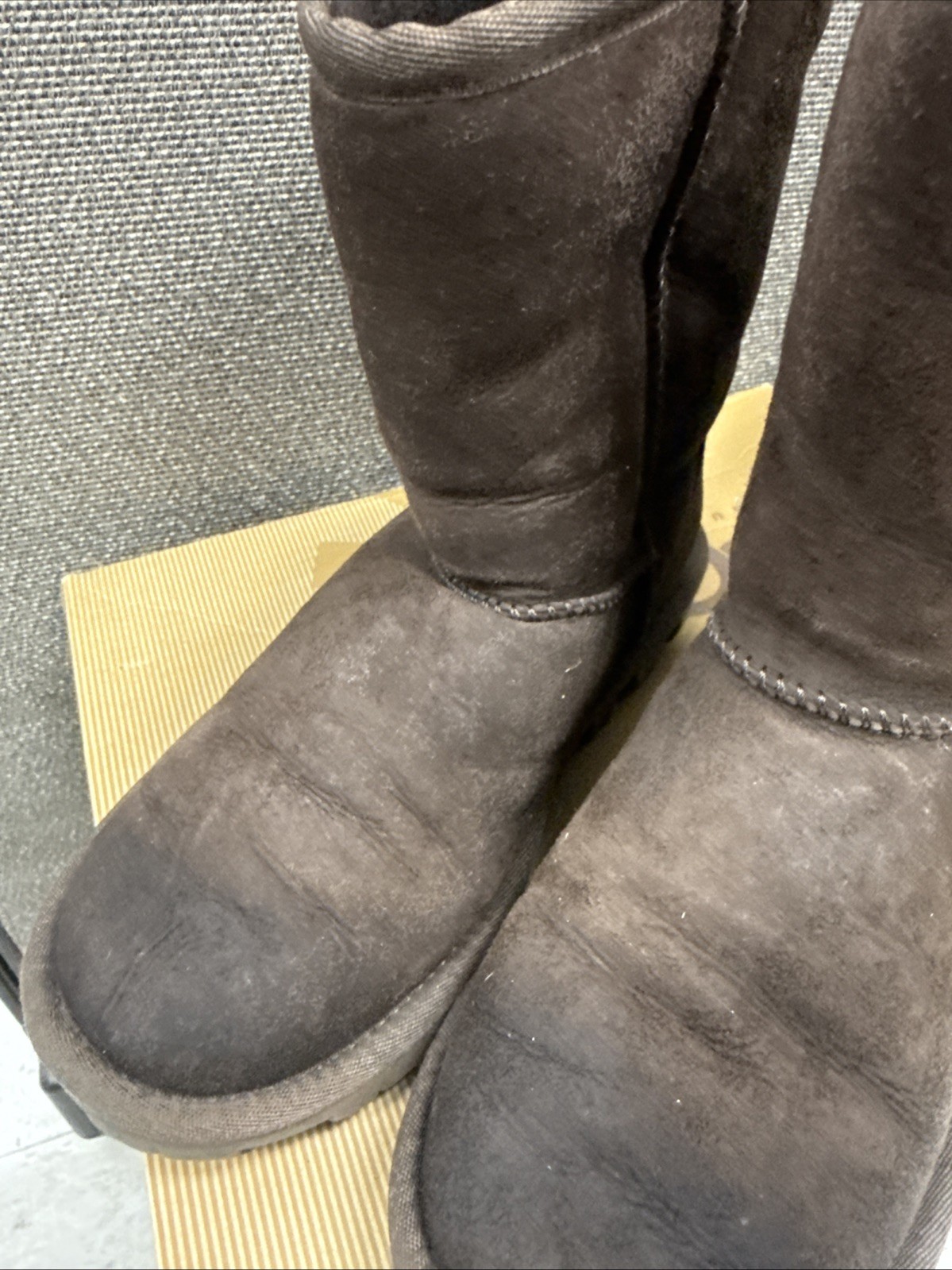 UGG essential short woman’s 5835 dark brown size 5
