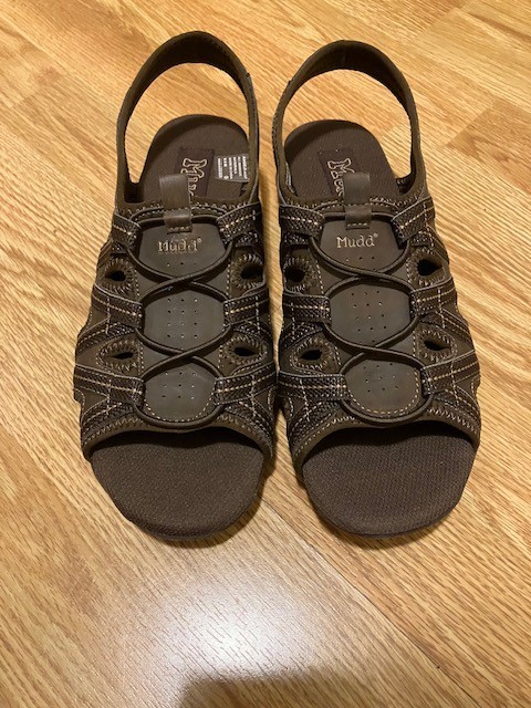 Women’s Mudd Sandals-Brown-New-Size 9.5 M