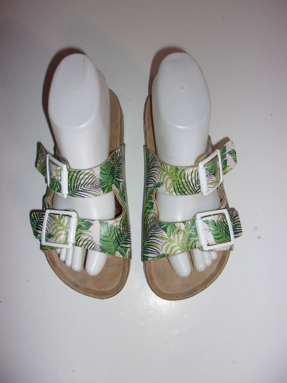 UNIONBAY Women’s Multicolor Slip On Sandals SIZE 6.5