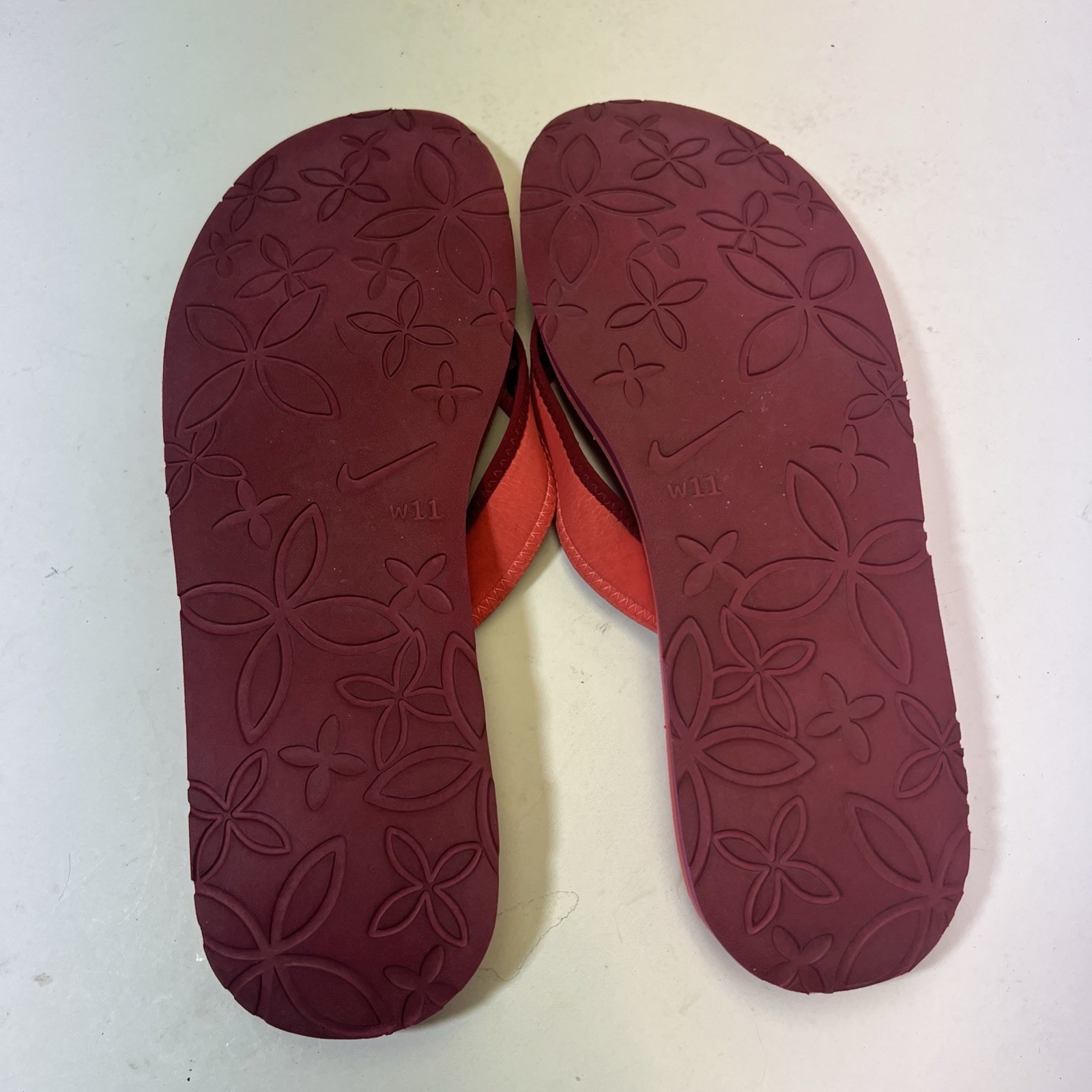 Nike Womens Size 11 Flip Flop Thong Ultra Celso 314870-600 Fruit Punch Pink
