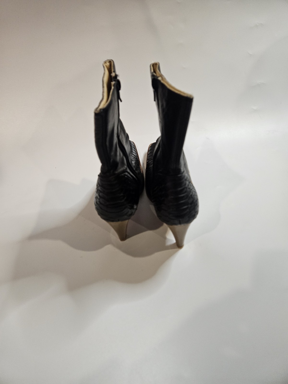 El Canelo Leather Women Black Snake Skin Embroidered Boots Sz 8 1/2