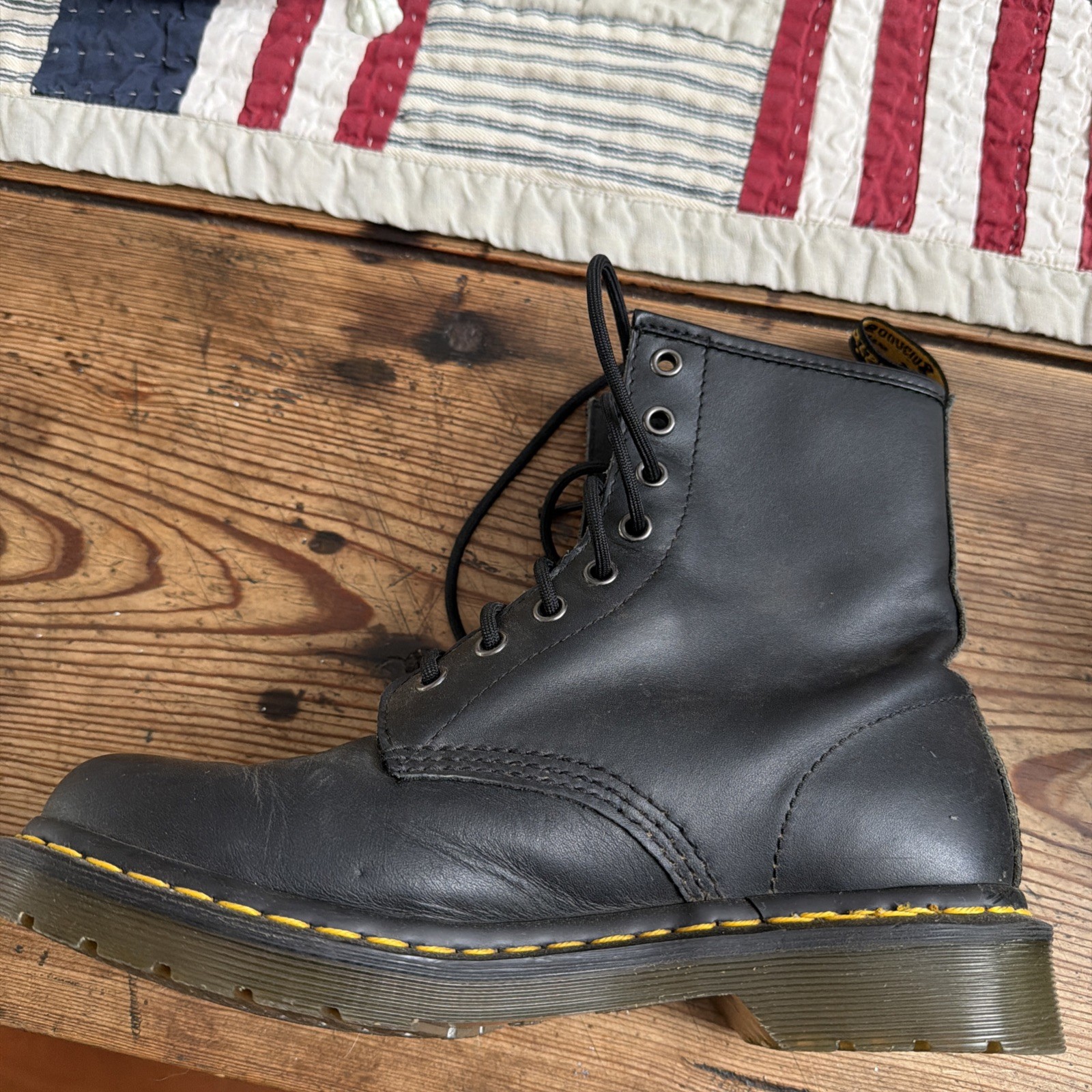 Dr Martens original Women’s Size 8 Black Smooth Leather Lace Up Boots Doc