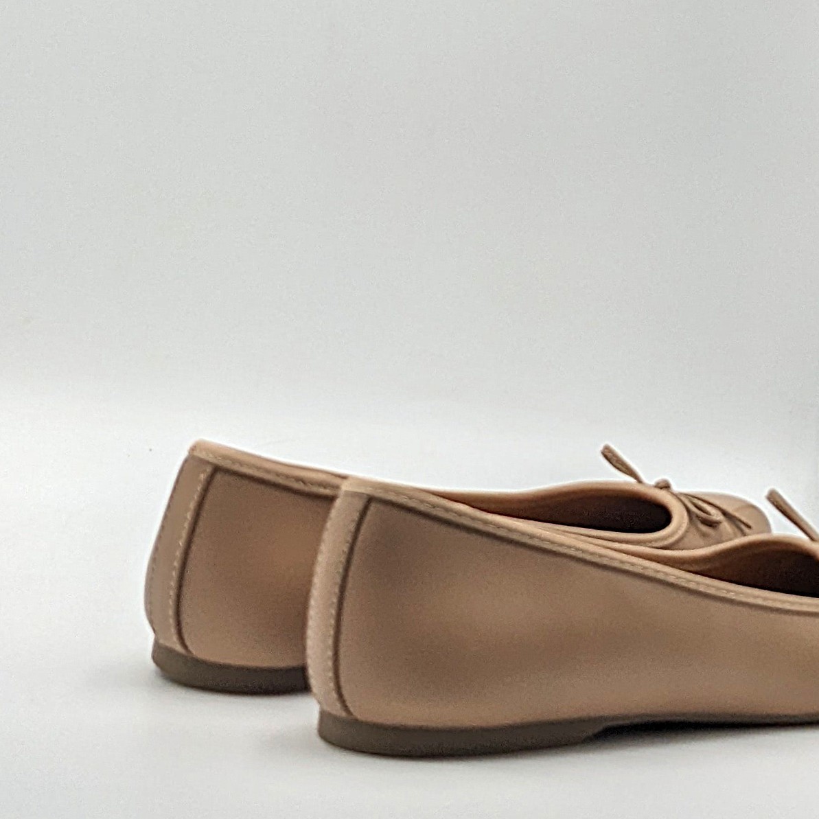 dv by Dolce Vita “Moxy” Classic Office Shoe Cushioned Ballet Flat (Café) NEW