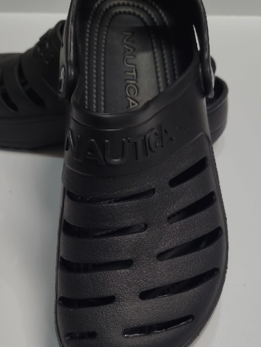 Nautica River Edge Unisex Black Ventilated Water Clogs – Size 10-Women 8-Men