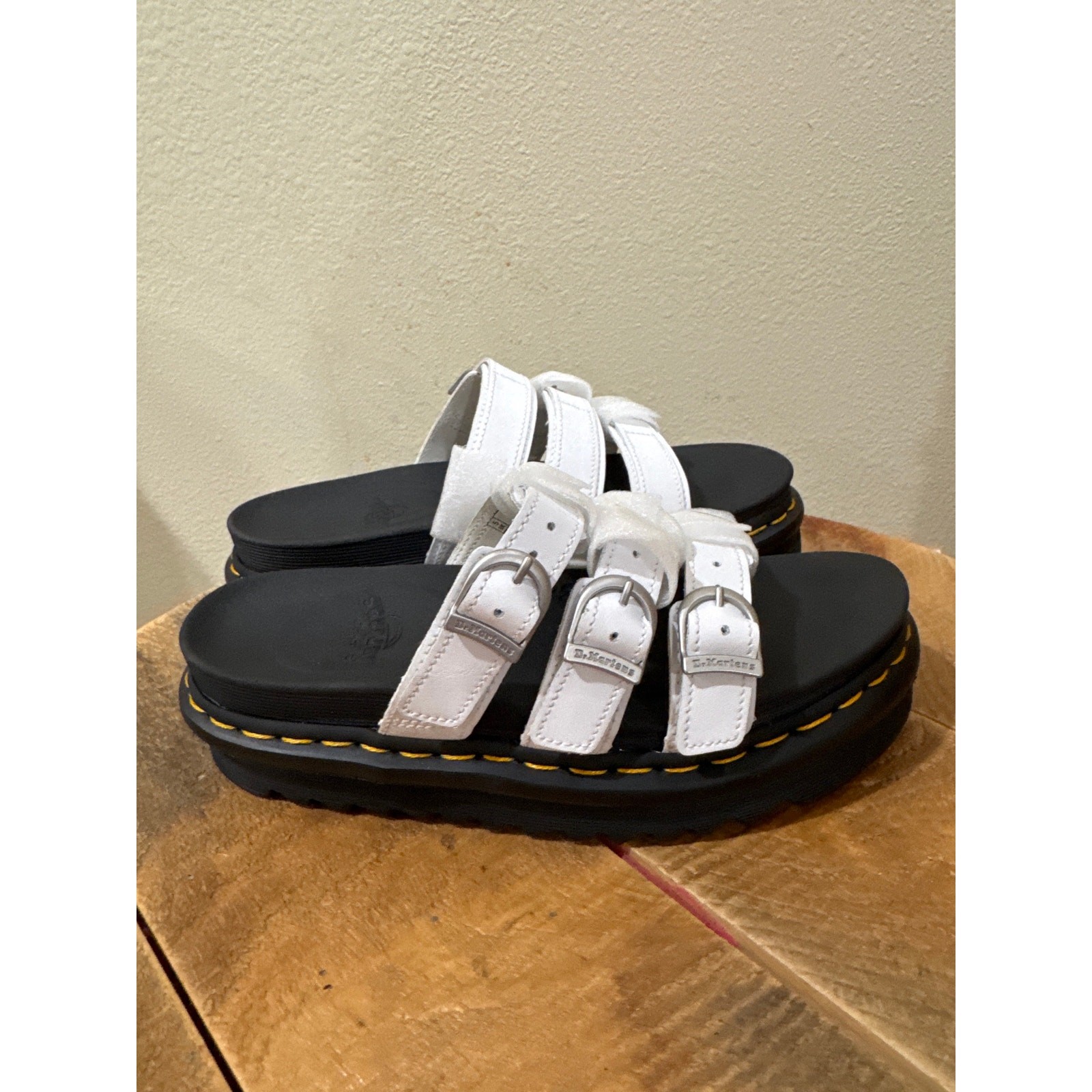 Womens Dr. Martens Blaire platform White Leather Slide Sandals white size 7 new