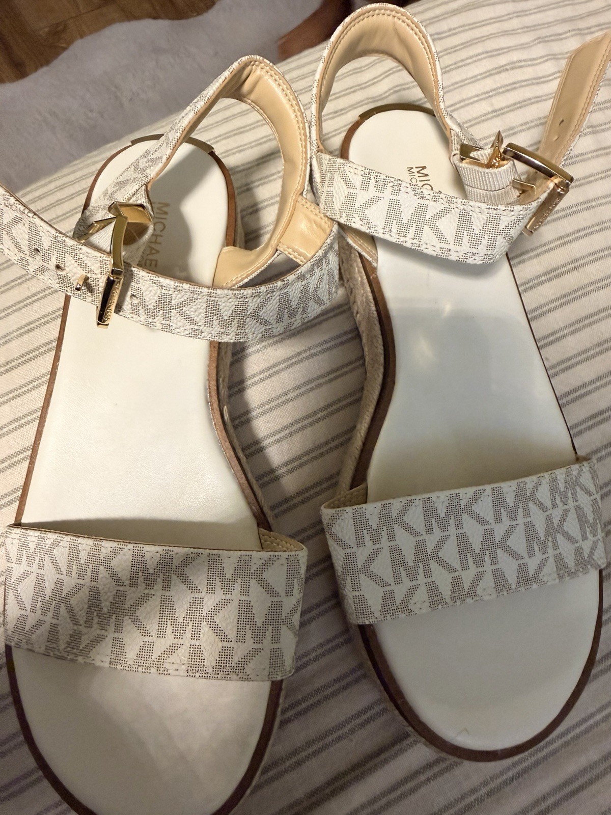 Michael Kors Women’s Logo Strappy Ankle Strap Buckle Flat Sandals Size 7