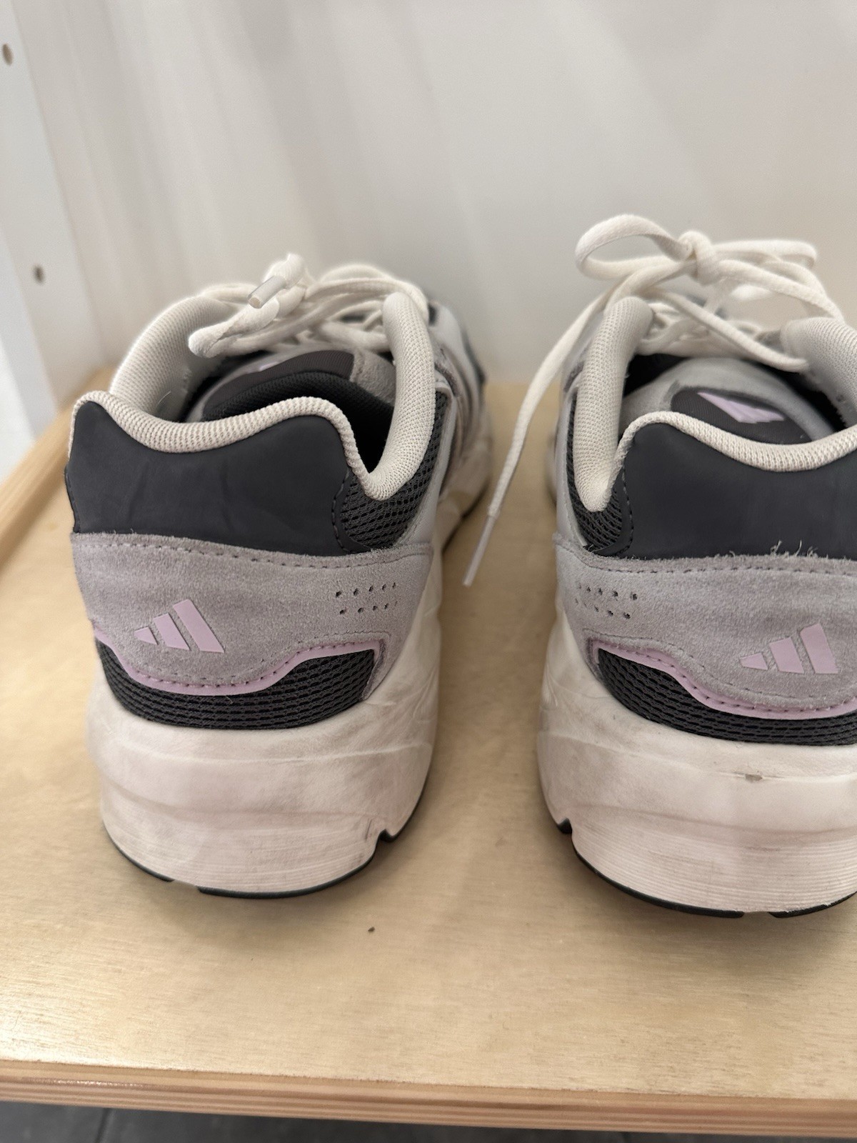 adidas Low Top Lace-Up Athletic Sneakers Gray/White/Black Style Code IG4470