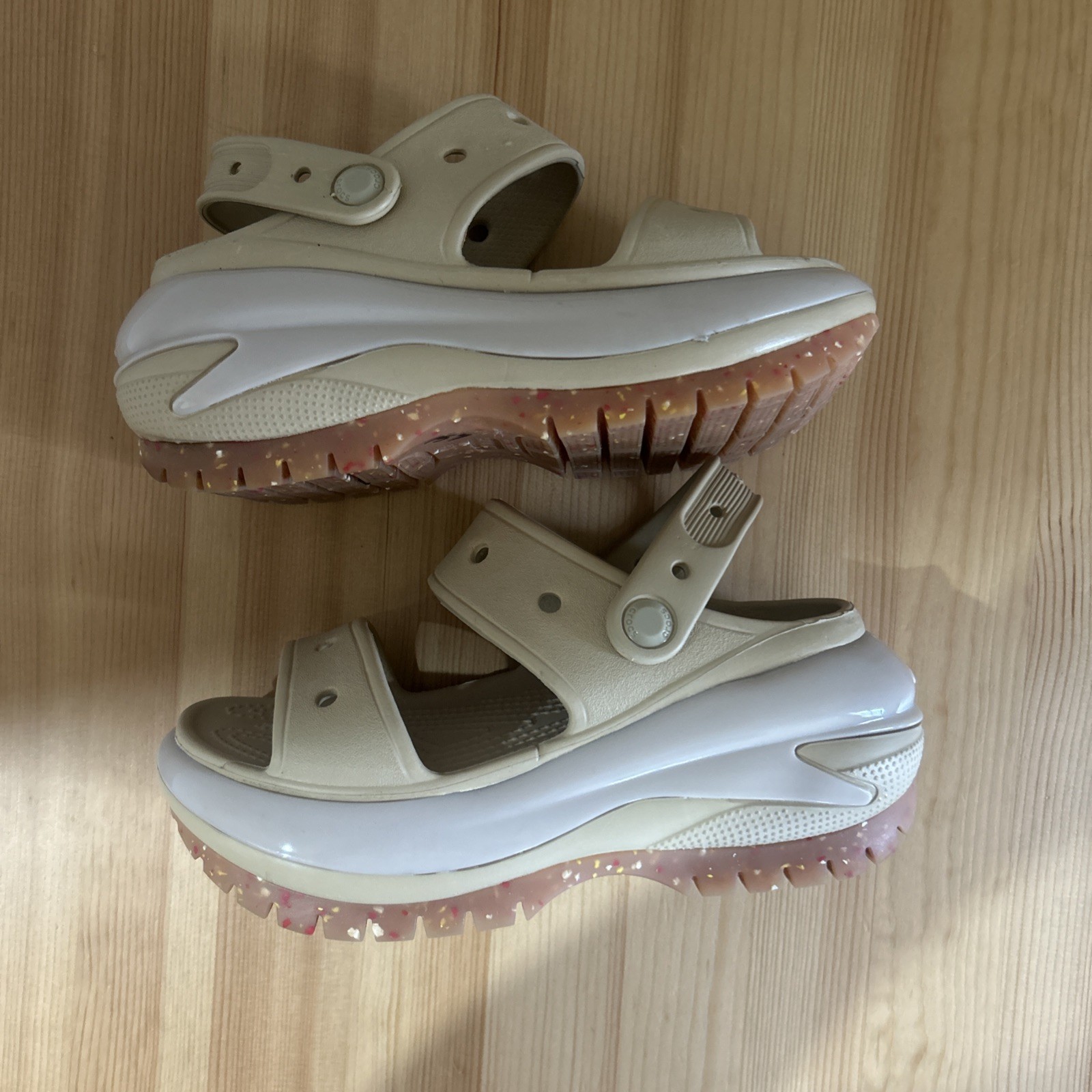 Crocs Mega Crush Platform Clogs Size 5 Chai Tan Comfort Slip On Chunky Spring