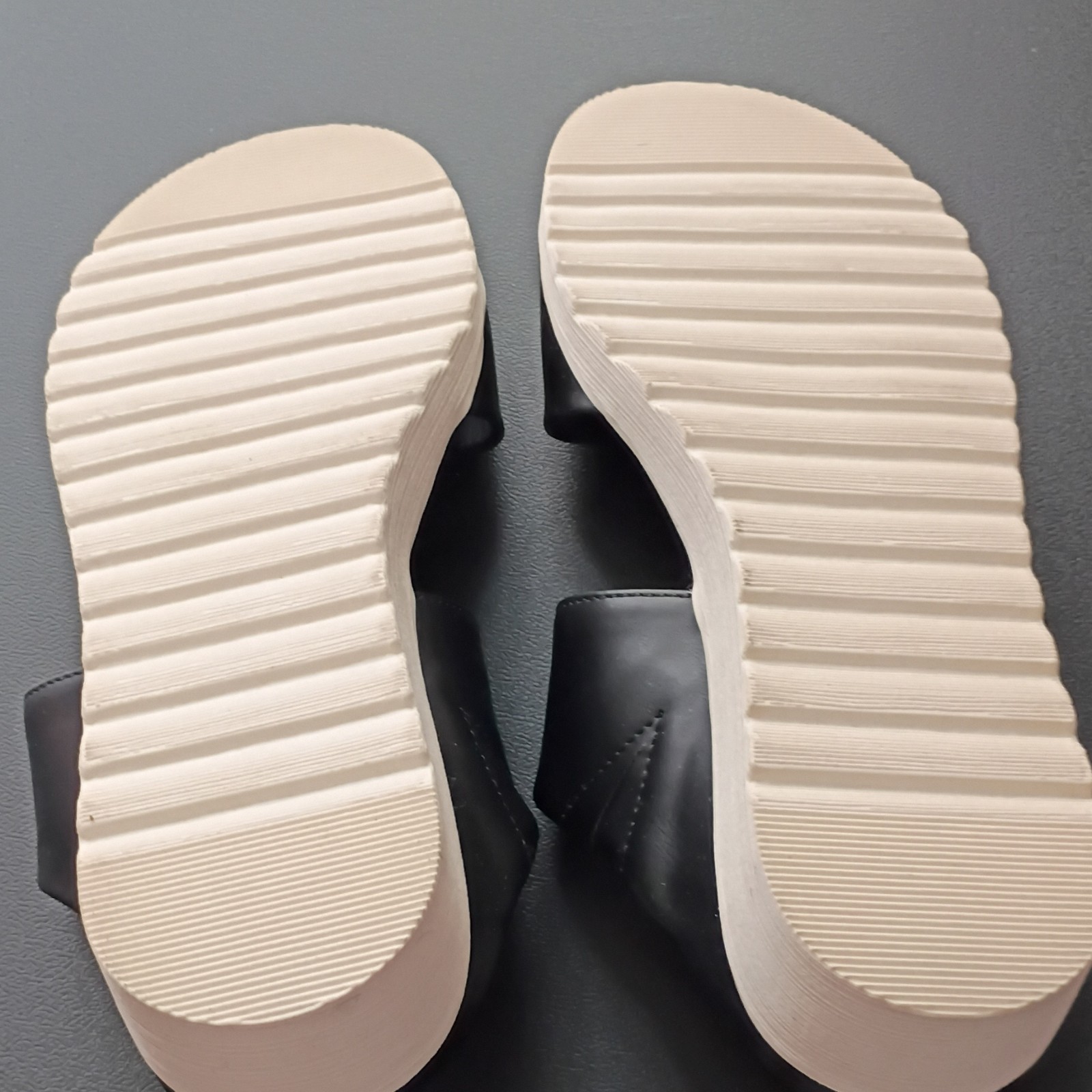Kensie Women’s Black/Beige Leather Strappy Slide Slip-On Wedge Sandals Size 8