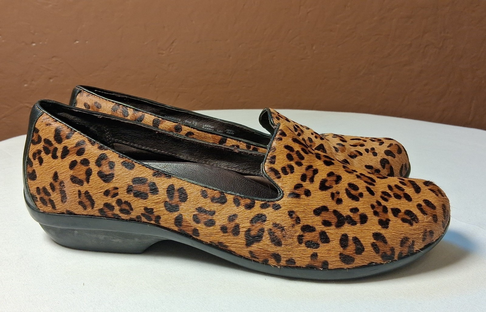 Dansko Olivia Womens EU 39 US 8.5 Leopard Print Calf Hair Flats Comfort Shoes