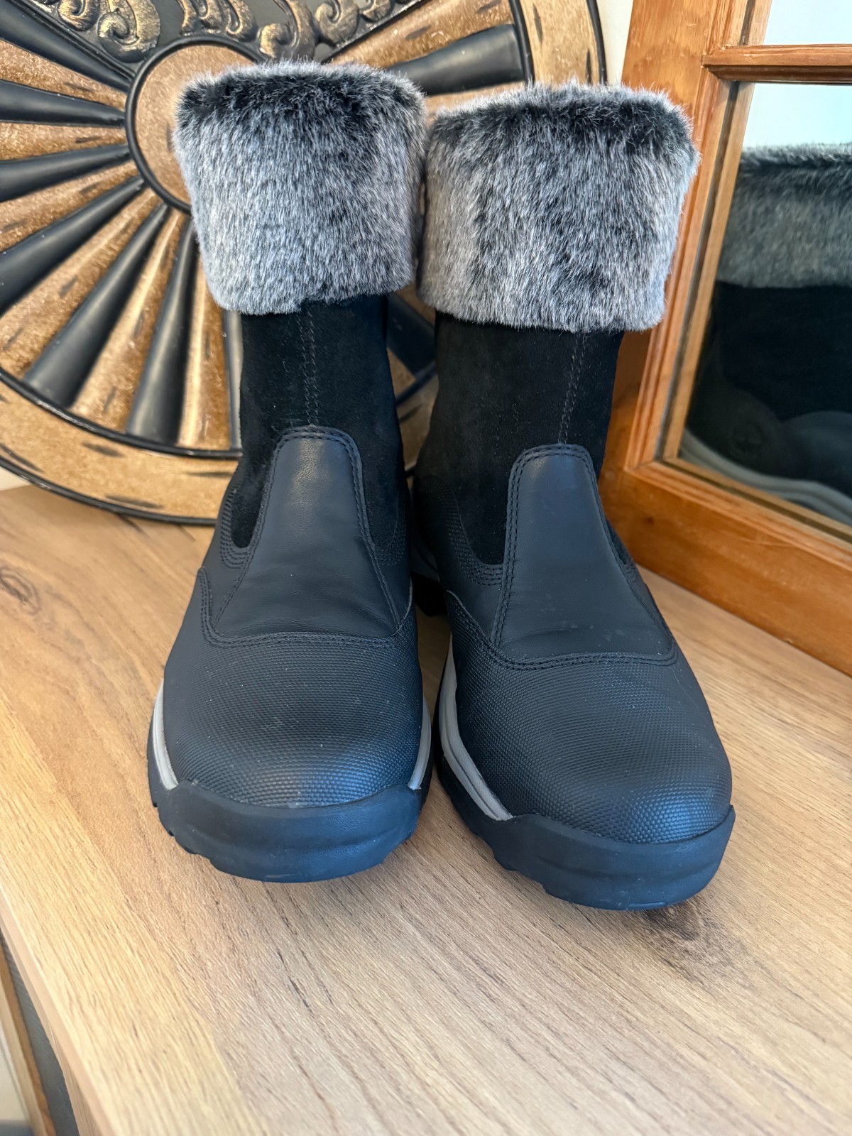 Timberland White Ledge Women’s Snow Boots, Waterproof Black & Grey – 9.5USA