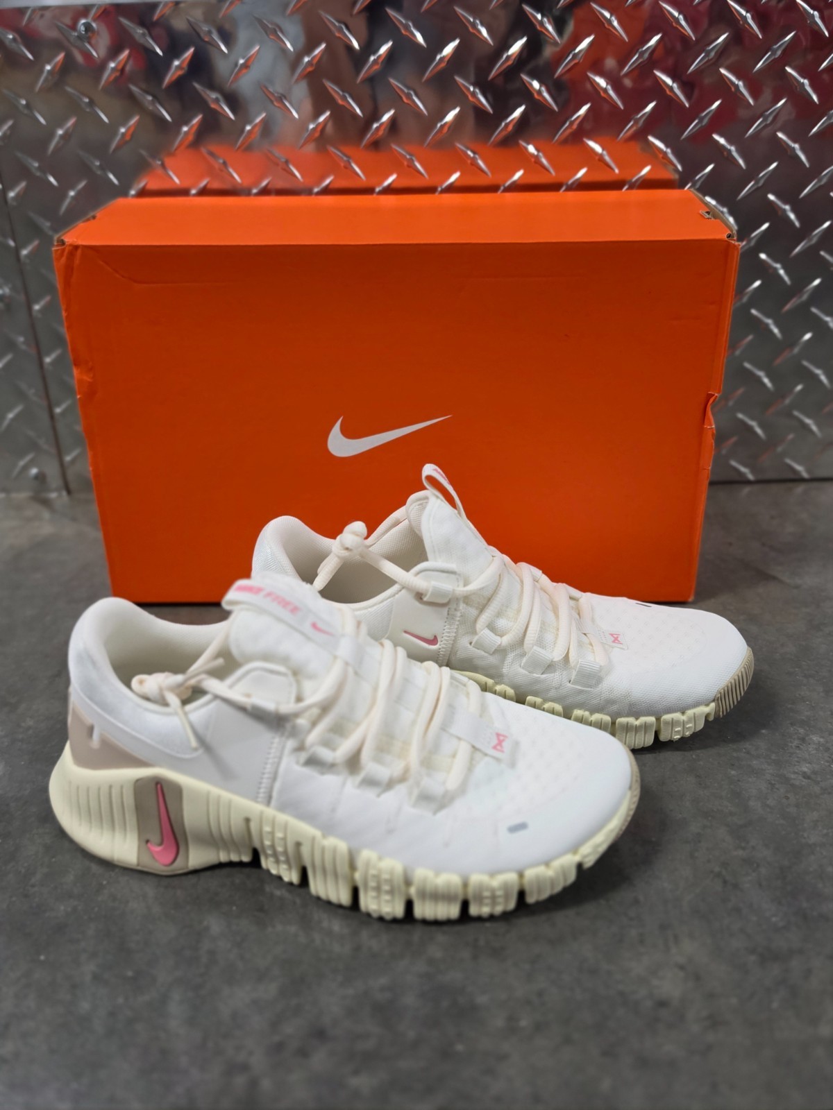 Nike Free Metcon 5 Women’s 7 Men’s 5.5 Sail Sanddrift Training Shoes DV3950-100
