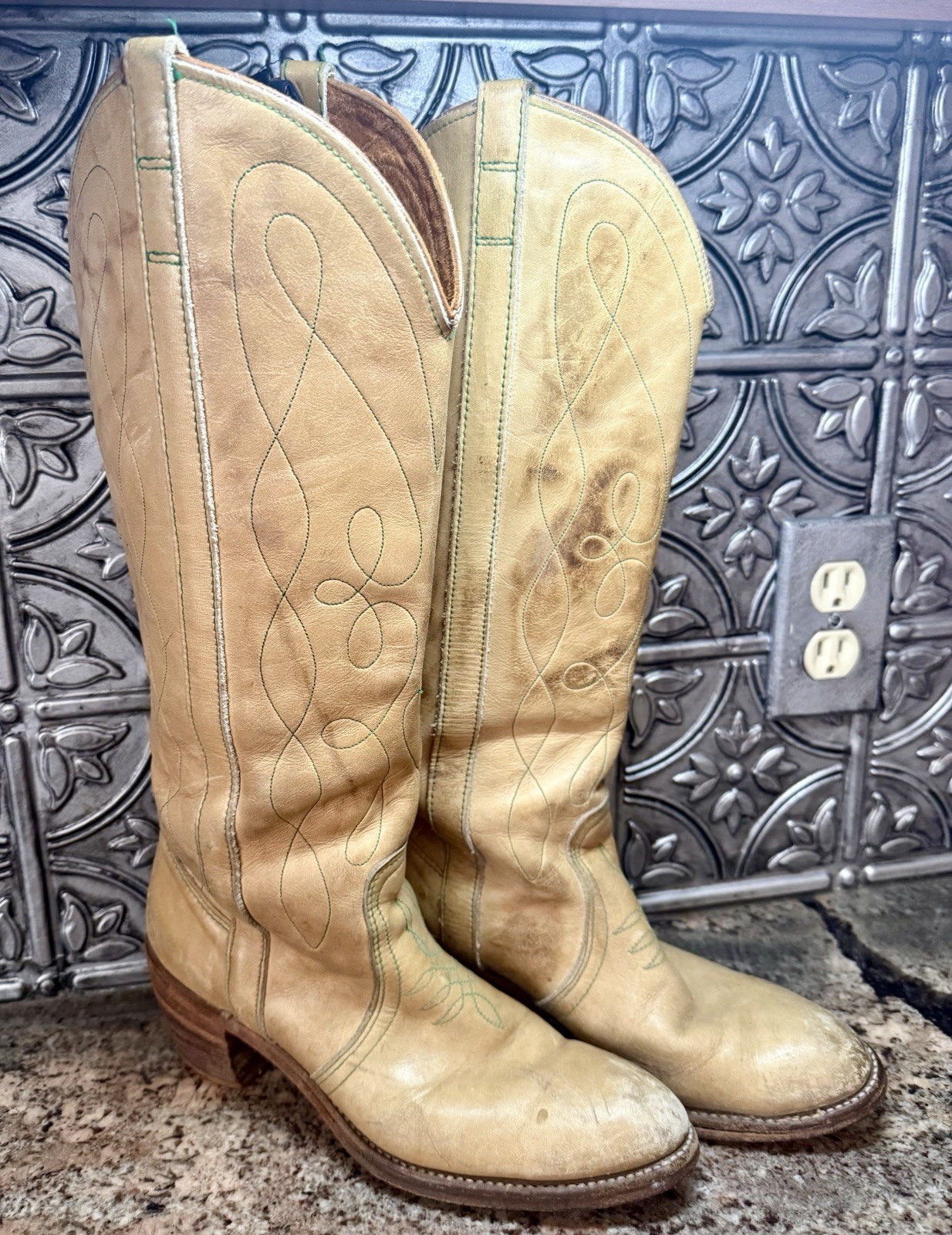 Vintage Dingo Leather Women’s 8N Cowboy Boots (Mustard W/ Green Stitching)