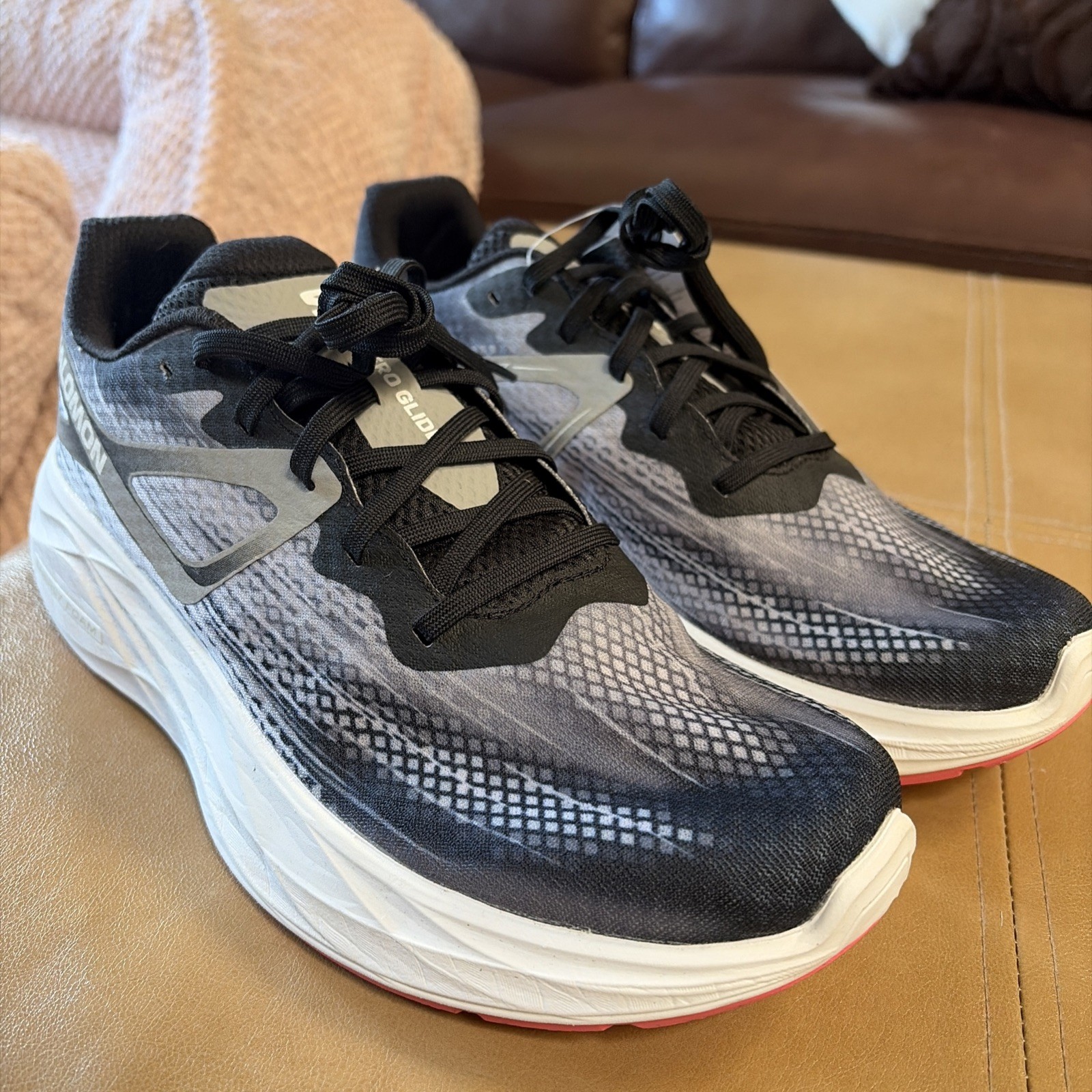 NWT Salomon Aero Glide Running Shoes Women’s Size 9