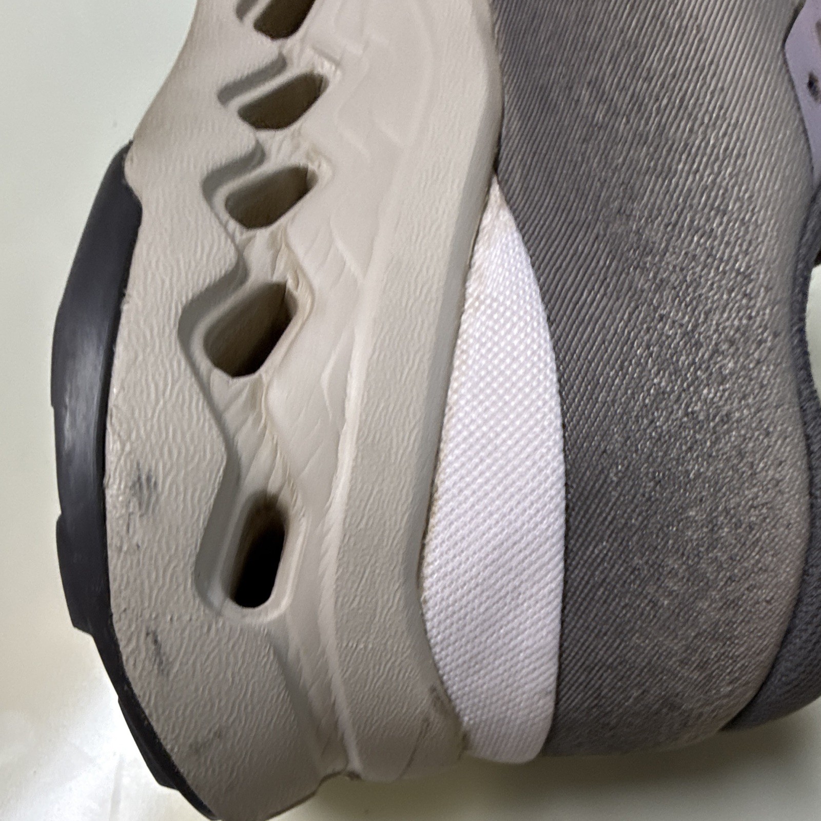 On Cloudsurfer Trail Waterproof Women’s Trail Running Sneakers Gray/Purple