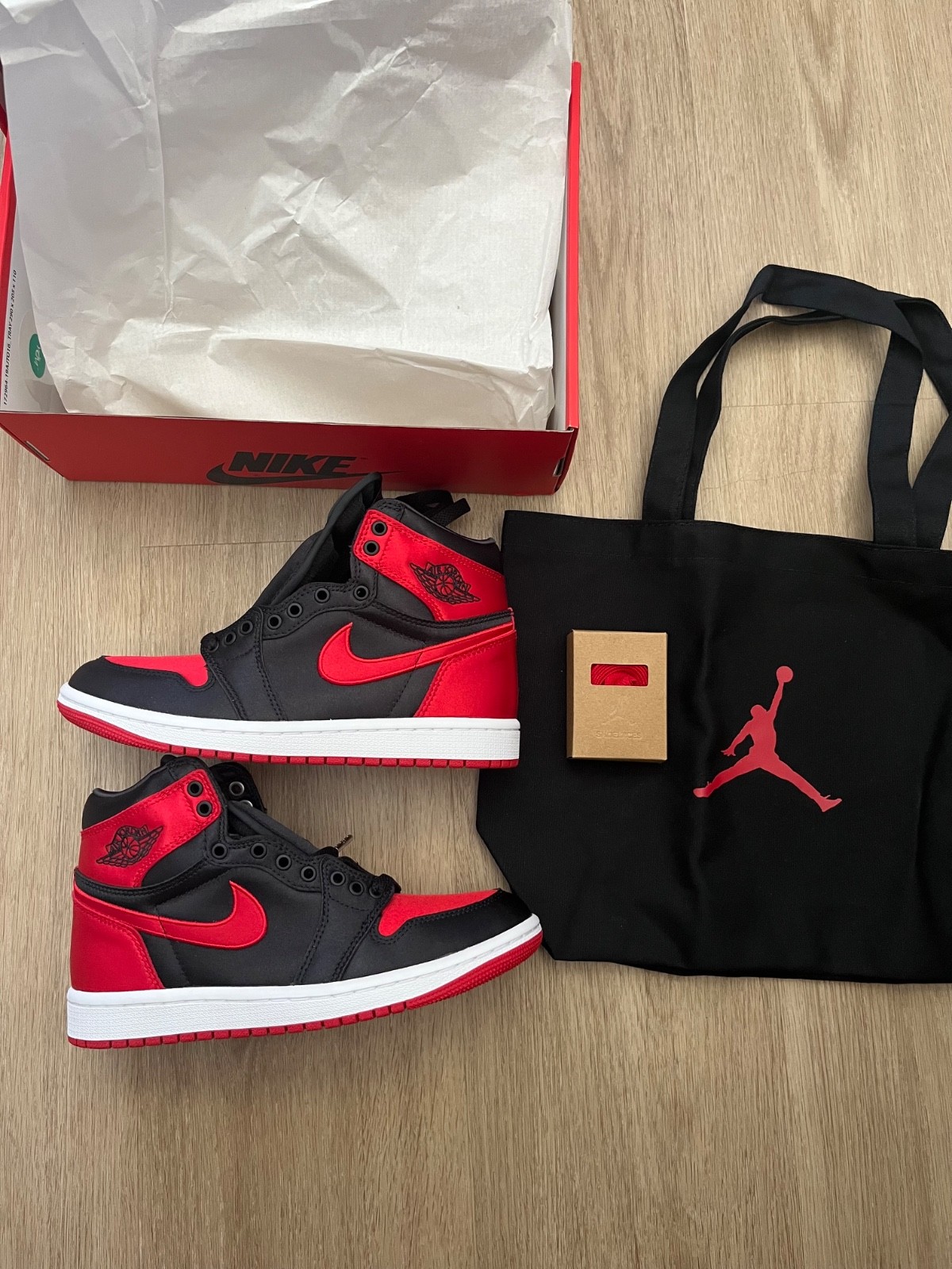 Nike Air Jordan 1 Retro High OG – Satin Bred Black/University Red-White sz 6 w