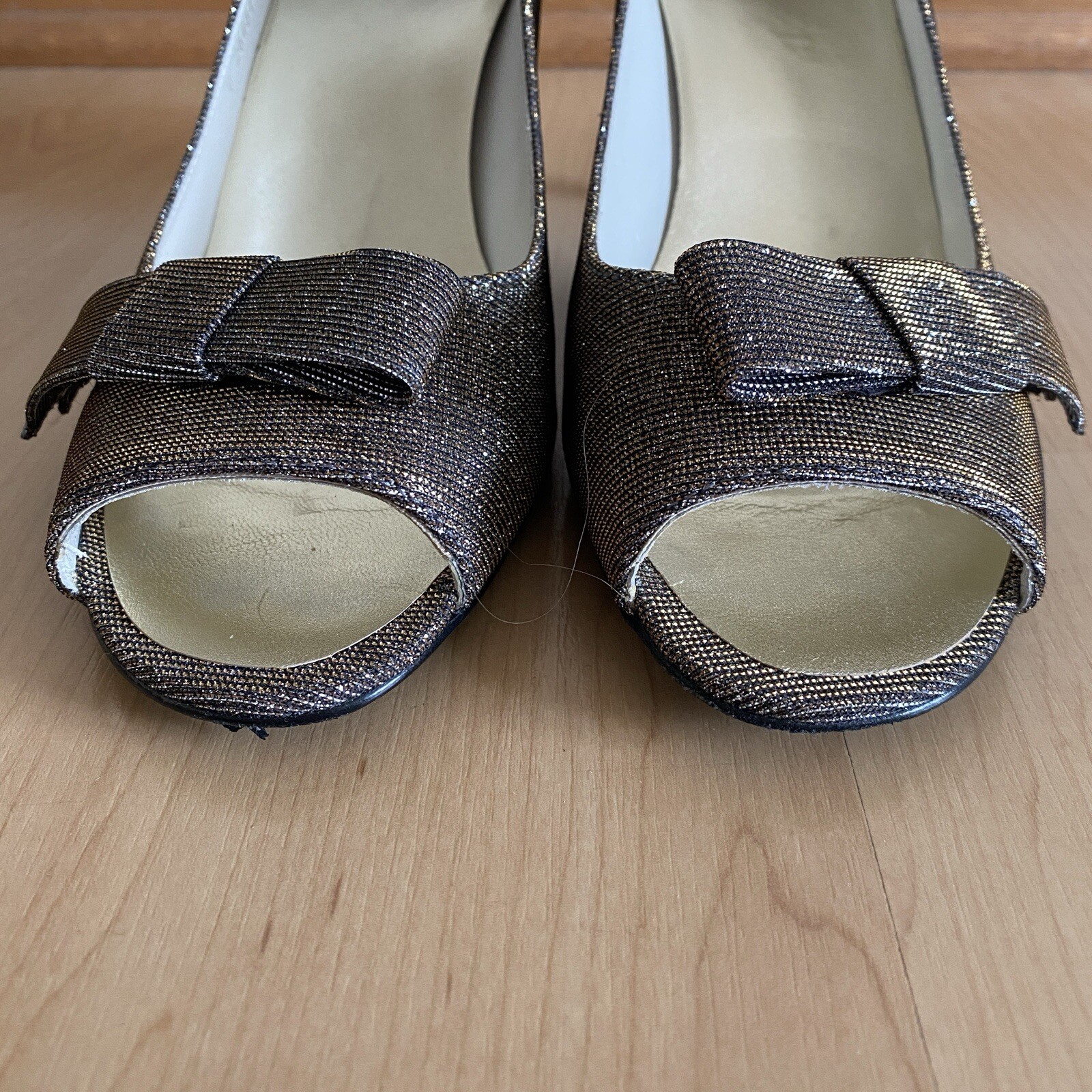 Stuart Weitzman Bowover Pyrite Nocturn Shimmery Peep Toe Heels Pumps, Size 9