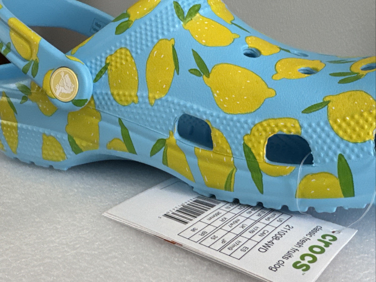 Crocs Classic Fresh Fruits Clog Lemons Womens 9 Blue / Yellow / Tinted Glass