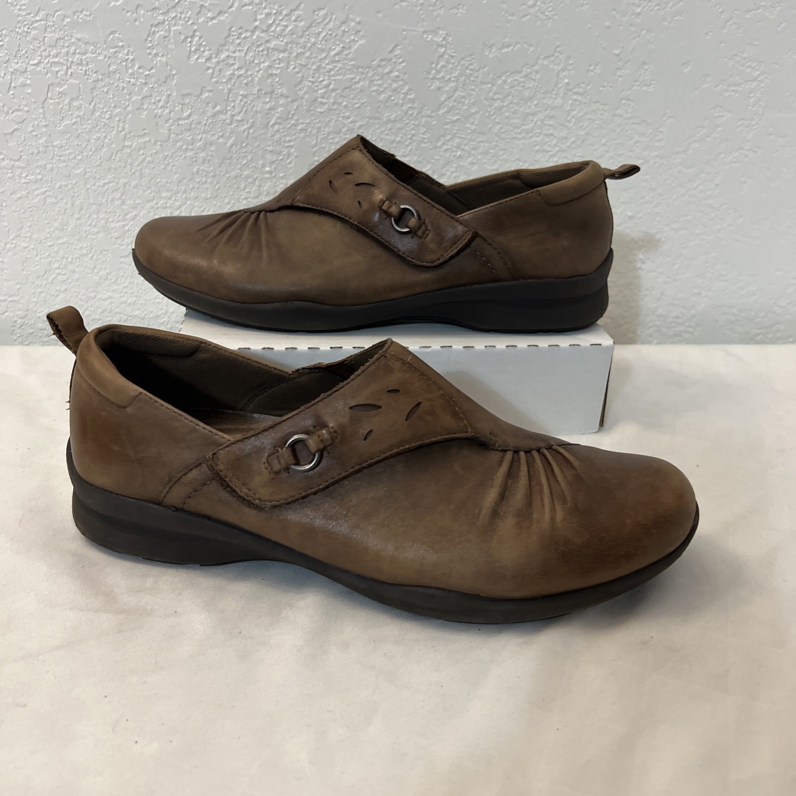 Earth Shoes Womens Size 11 Amity Brown Leather Shoe Comfort Career Adjustable