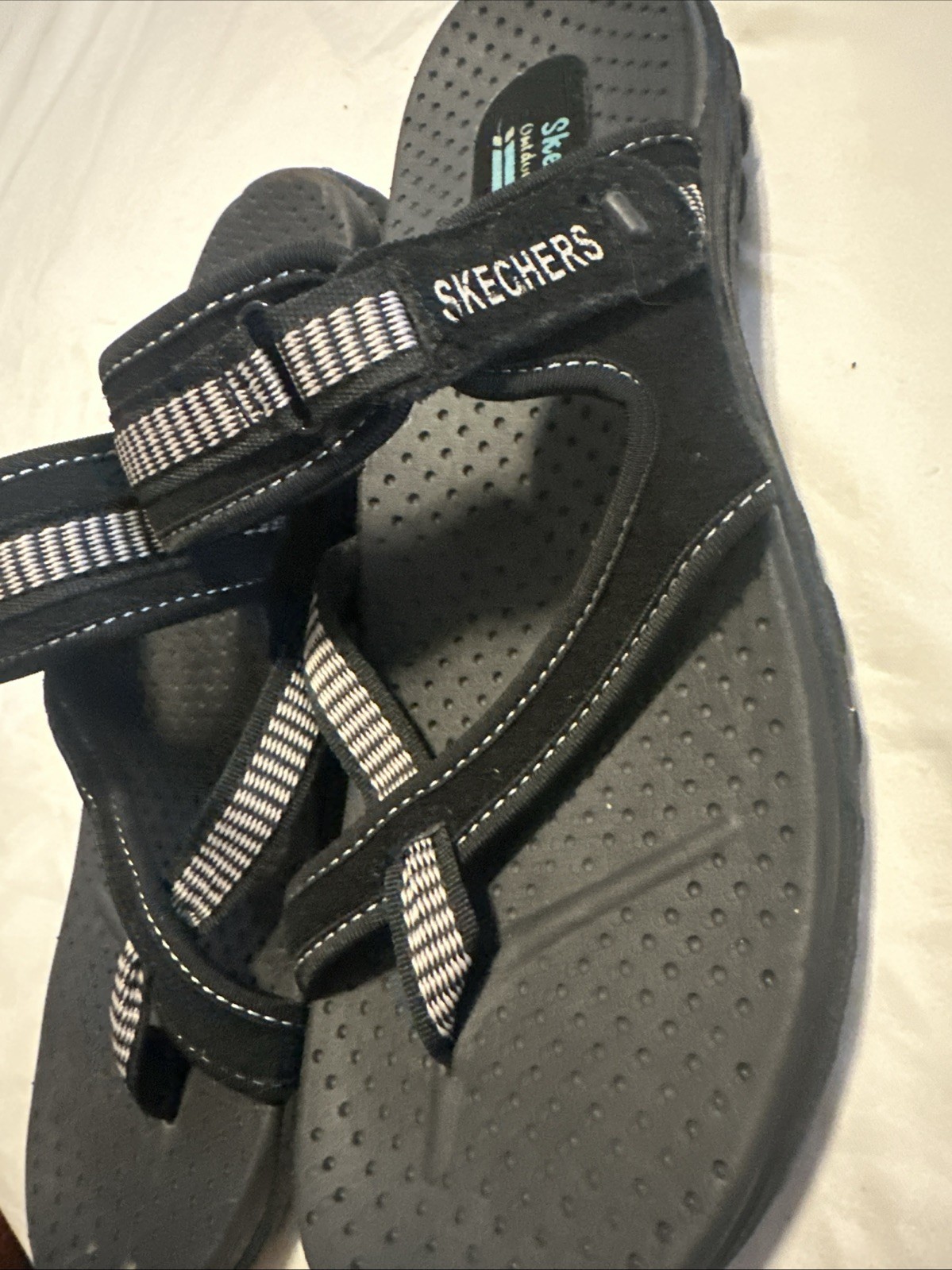 Sketchers Outdoor Women’s Strappy Sandals Black White Size 9 Leather/Textile