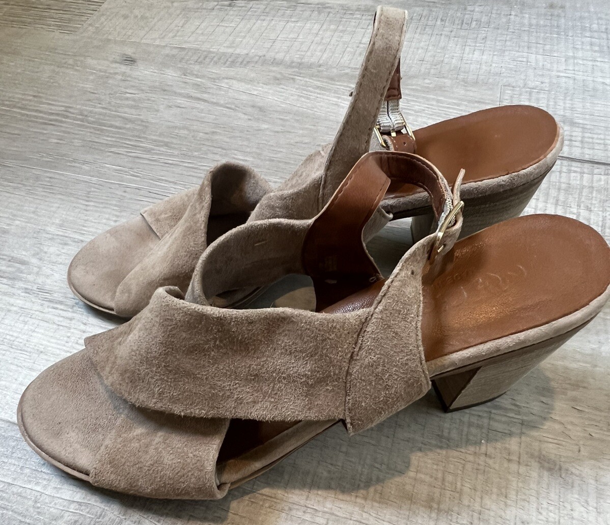 Mariella Women’s Beige Suede Leather Sling Back Sandals Heels Size 9.5