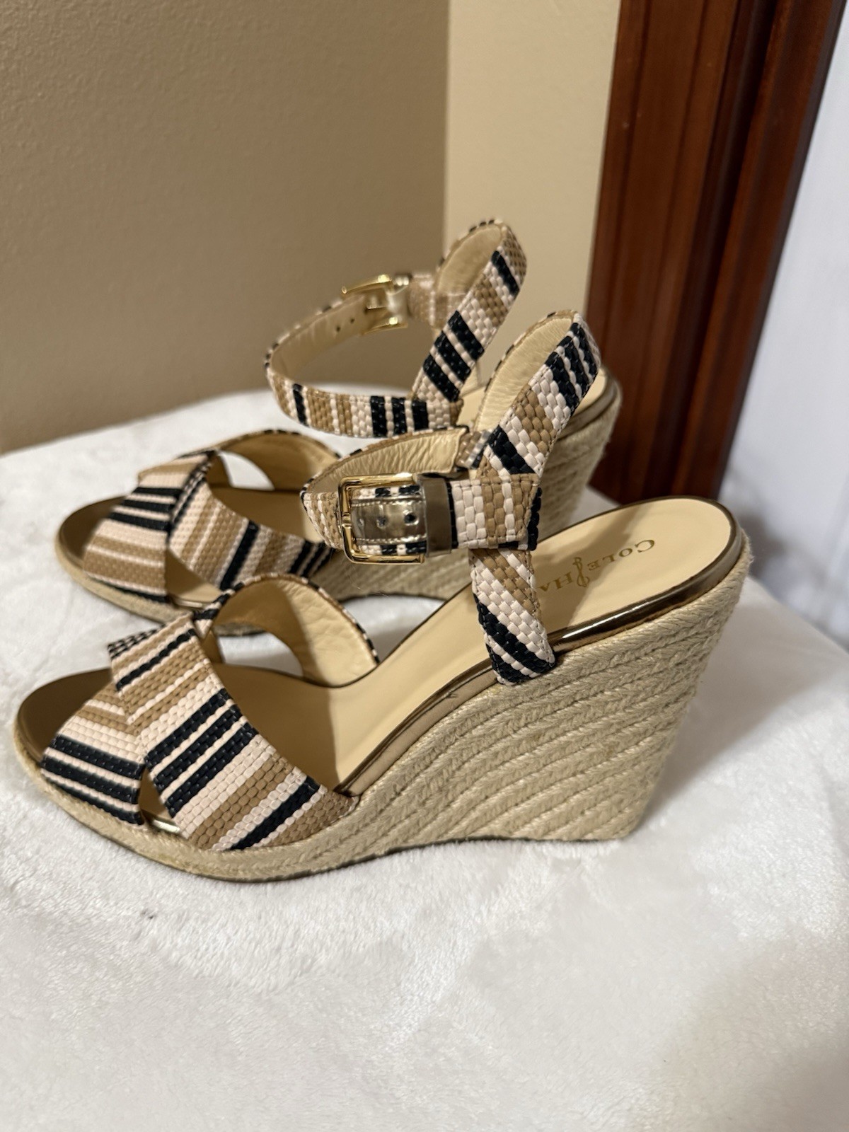 Cole Haan Striped Raffia Wedge Sandals Ankle Strap Buckle Beige Black White 9B