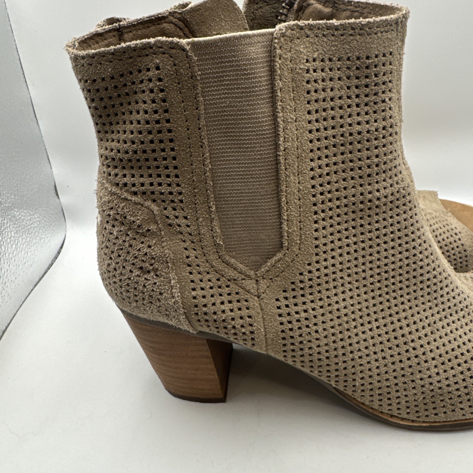 Toms Heels Shoes Women’s 11 Tan Beige Micro Fiber Zipper Peep Toe Majorca