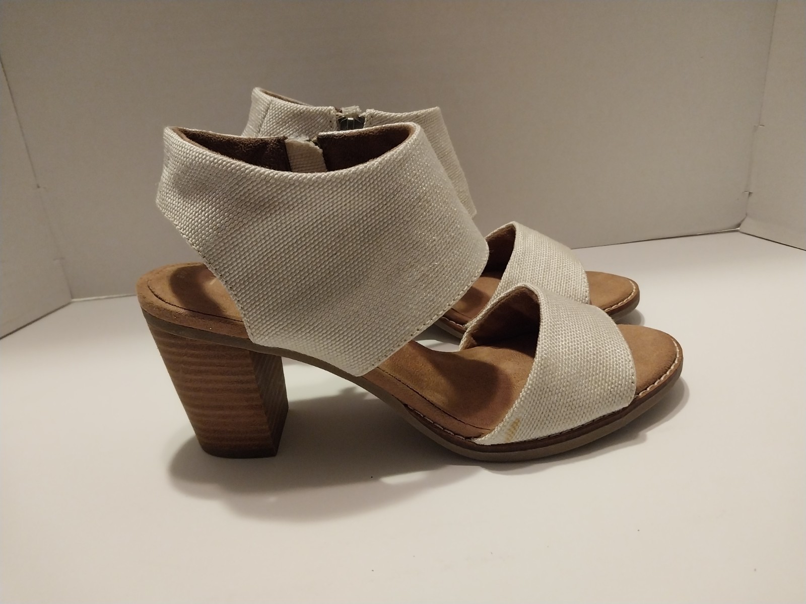 TOMS Sandals Women’s 8 Majorca Cutout Side Zip Heeled Strappy Beige Fabric