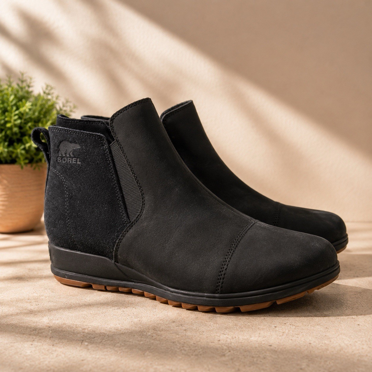 Sorel Women’s Evie II Chelsea Boot Black Waterproof Leather/Suede 7.5