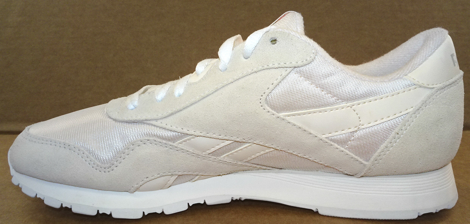Reebok Women’s Classic Nylon Suede 1-6394 Wht/Lt Grey New