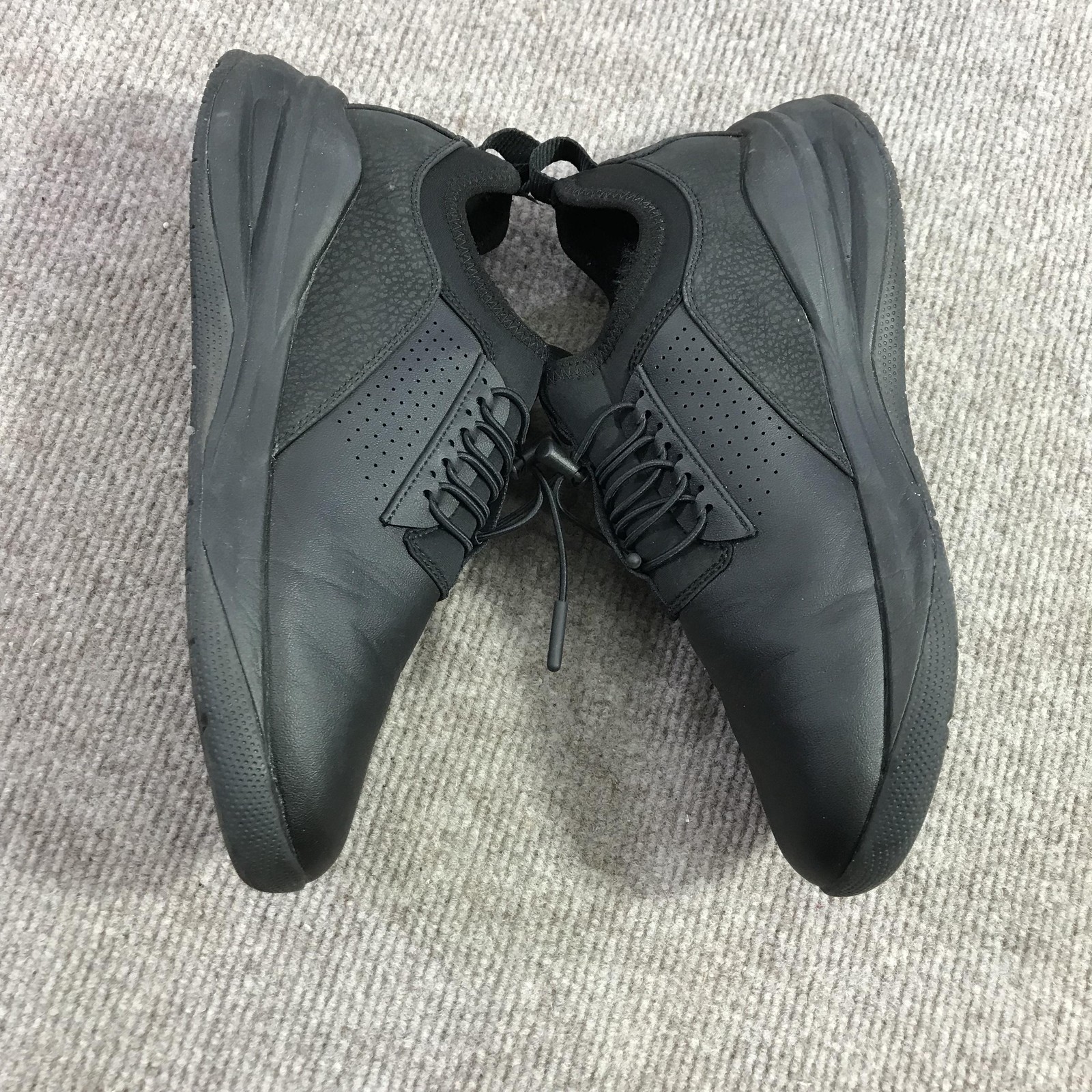 Clove Shoes Womens Size 8.5 Black Slip Resistant Nursing Work Sneakers Comfort